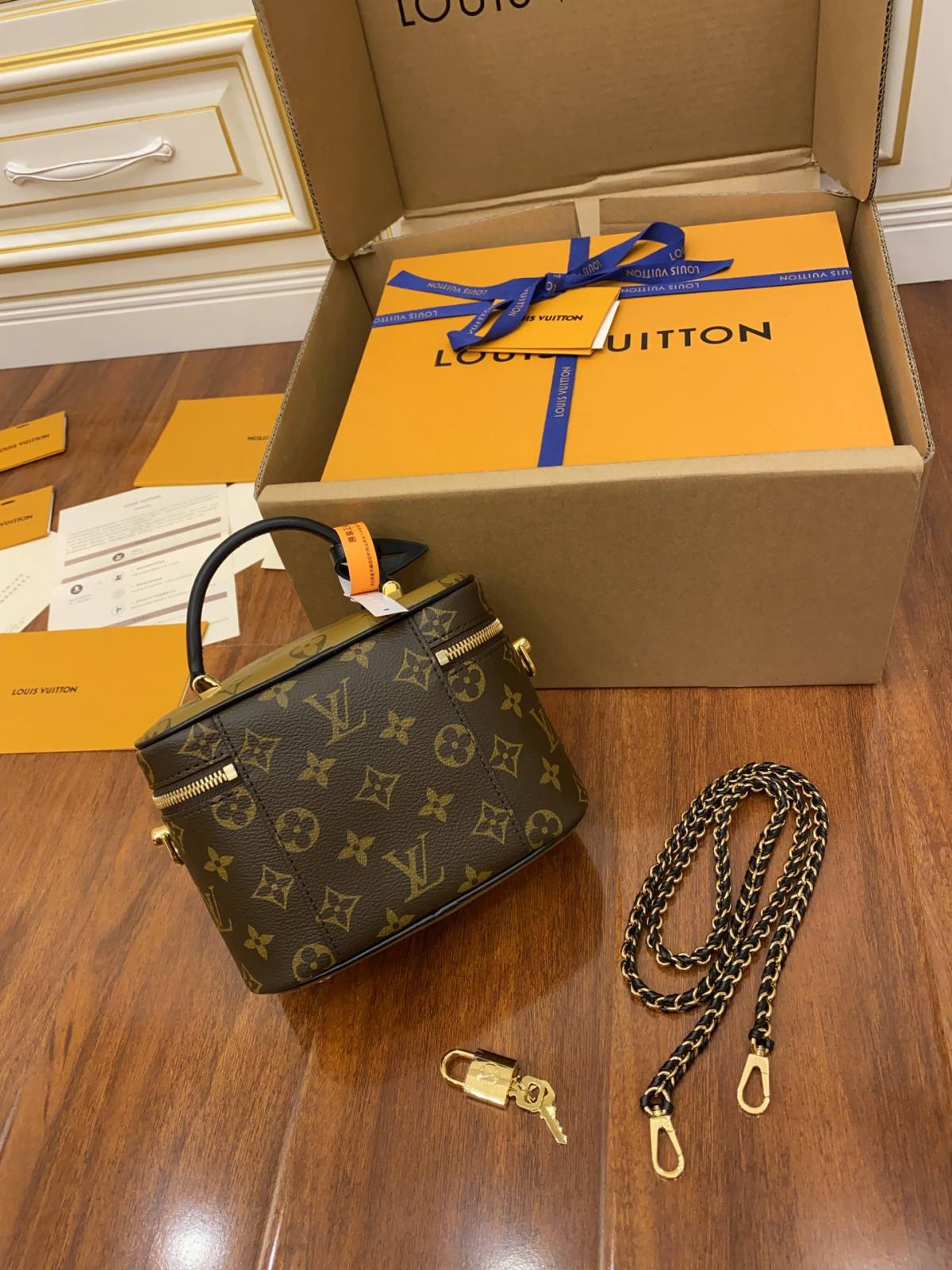 Ellebag’s Replica of Louis Vuitton VANITY Small Handbag (M45165)-Kedai Dalam Talian Beg Louis Vuitton Palsu Kualiti Terbaik, Beg reka bentuk replika ru