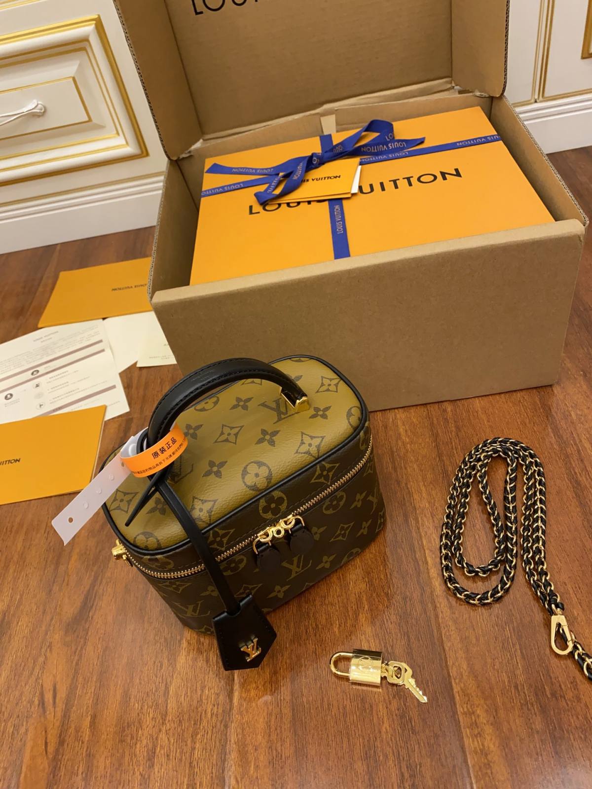 Ellebag’s Replica of Louis Vuitton VANITY Small Handbag (M45165)-最好的質量假路易威登包網上商店，複製設計師包 ru