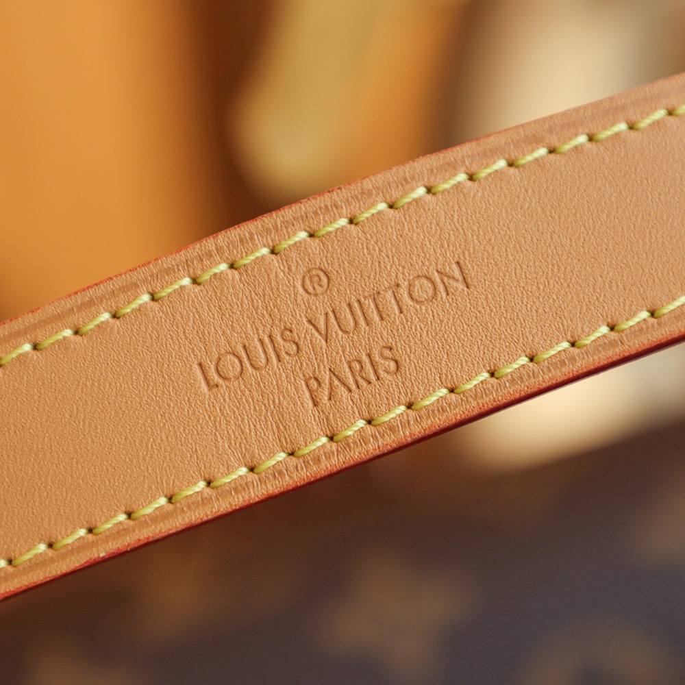 Ellebag Replica Excellence: Crafting the Louis Vuitton DIANE Handbag (M45985)-Best Quality Fake Louis Vuitton Bag Online Store, Replica designer bag ru