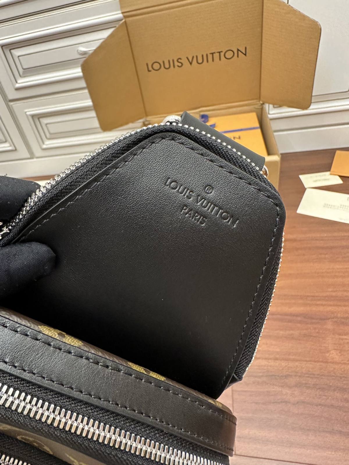 Ellebag’s Expert Replication: Louis Vuitton M46327 Avenue Shoulder Bag-Kedai Dalam Talian Beg Louis Vuitton Palsu Kualiti Terbaik, Beg reka bentuk replika ru