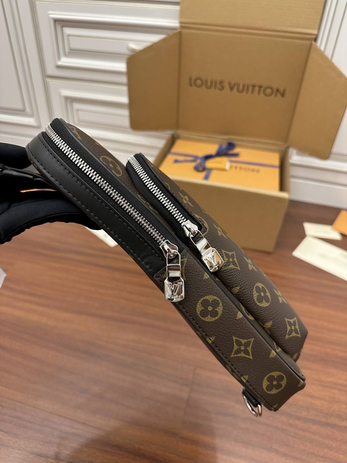 Ellebag’s Expert Replication: Louis Vuitton M46327 Avenue Shoulder Bag-Best Quality Fake Louis Vuitton Bag Online Store, Replica designer bag ru