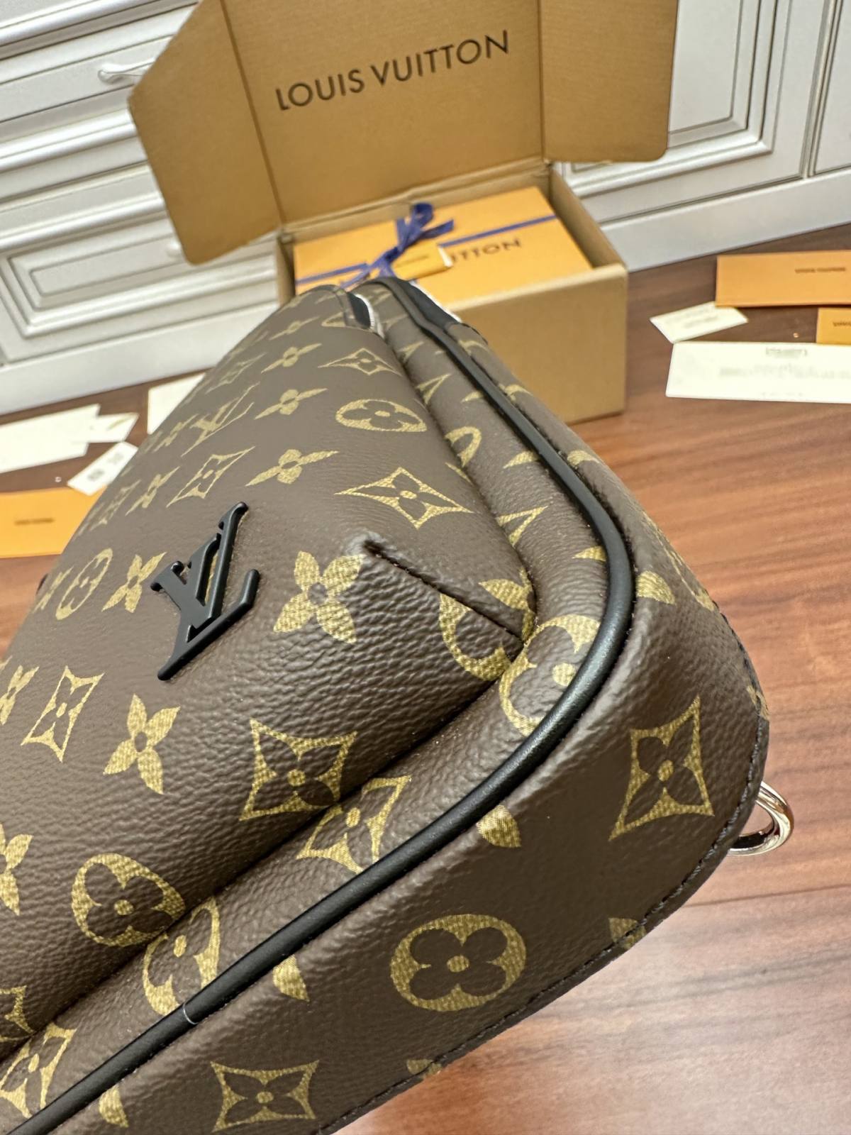 Ellebag’s Expert Replication: Louis Vuitton M46327 Avenue Shoulder Bag-Шилдэг чанарын хуурамч Louis Vuitton цүнх онлайн дэлгүүр, Replica дизайнер цүнх ru