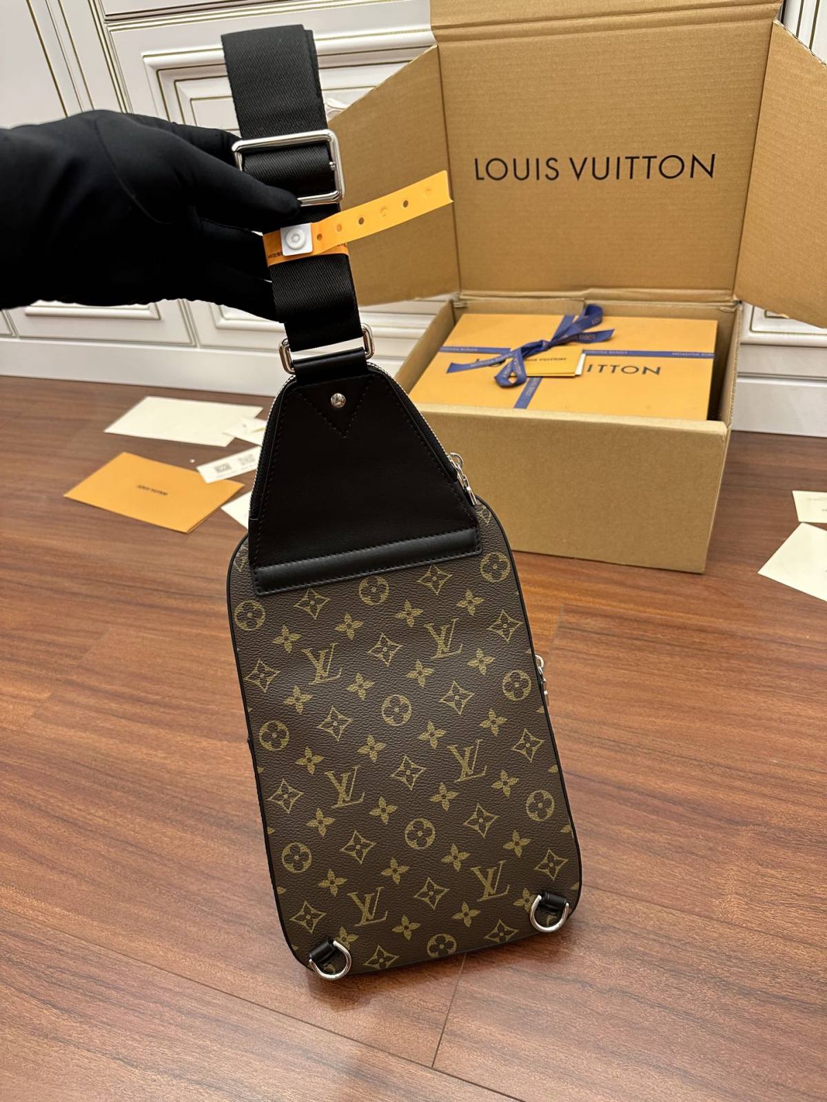 Ellebag’s Expert Replication: Louis Vuitton M46327 Avenue Shoulder Bag-အရည်အသွေးအကောင်းဆုံးအတု Louis Vuitton Bag အွန်လိုင်းစတိုး၊ ပုံစံတူဒီဇိုင်နာအိတ် ru