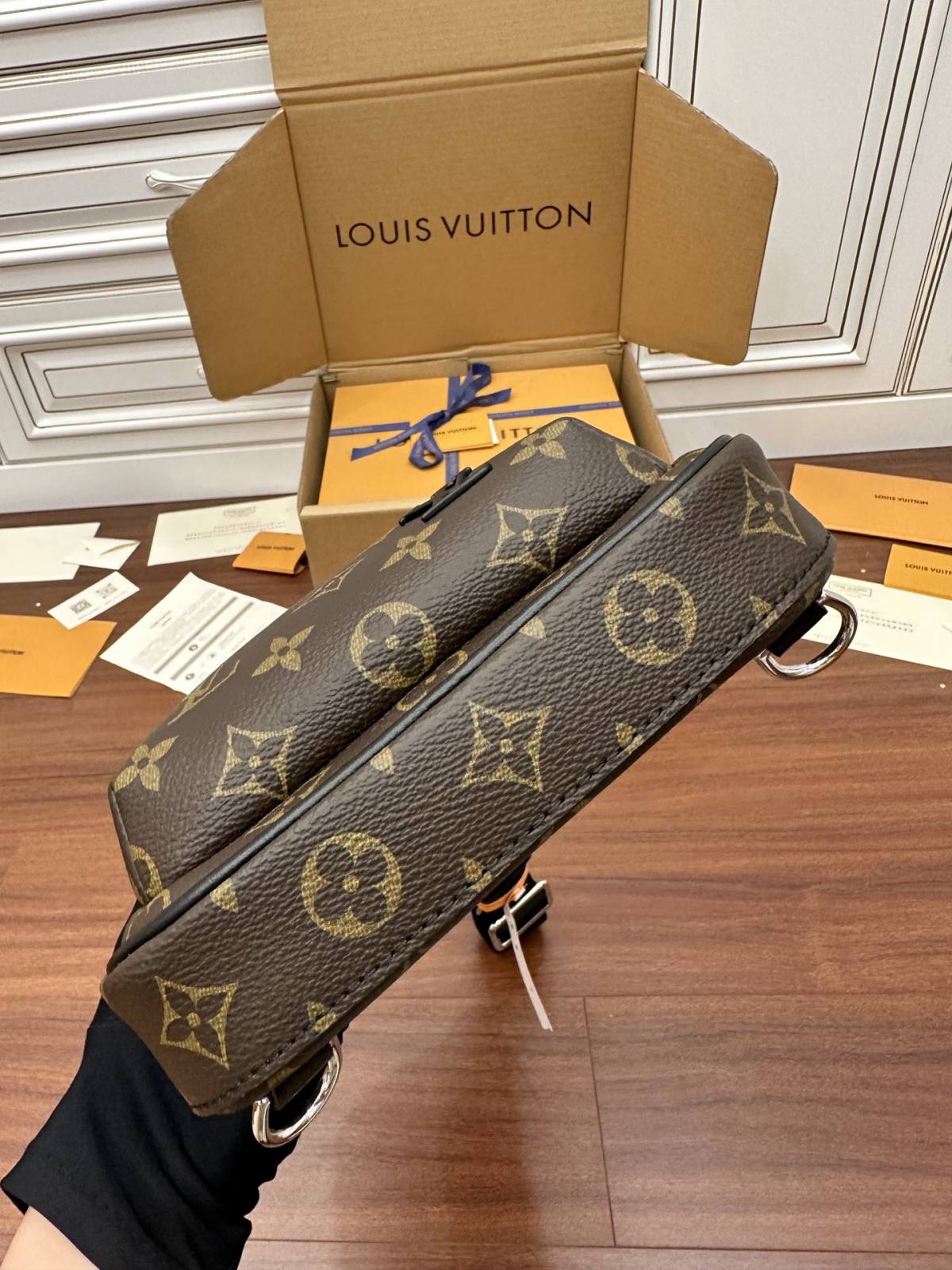 Ellebag’s Expert Replication: Louis Vuitton M46327 Avenue Shoulder Bag-Kedai Dalam Talian Beg Louis Vuitton Palsu Kualiti Terbaik, Beg reka bentuk replika ru