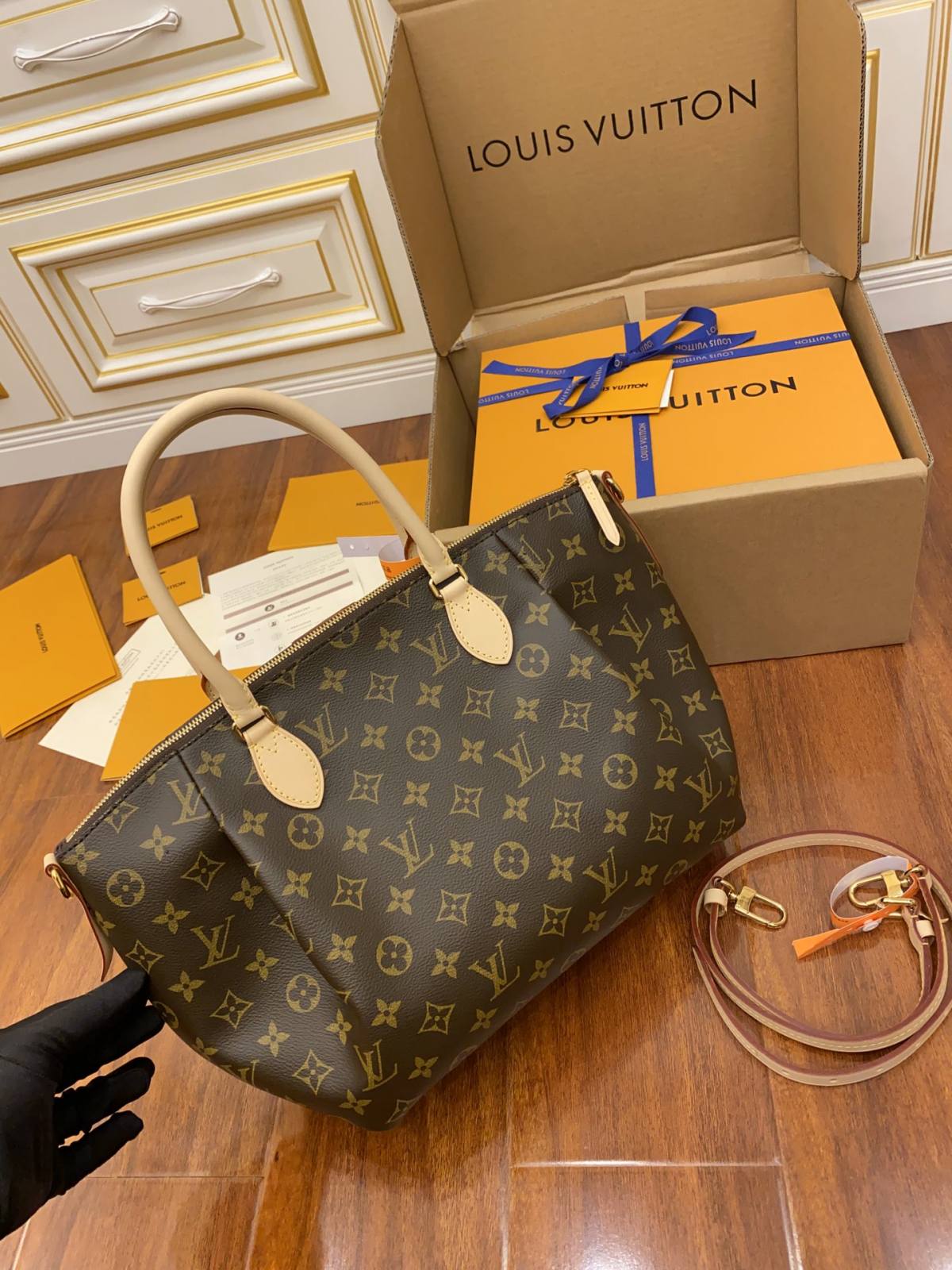 Ellebag’s Expert Replication: Louis Vuitton M48814 TURENNE Medium Handbag-Legjobb minőségű hamis Louis Vuitton táska online áruház, replika designer táska ru