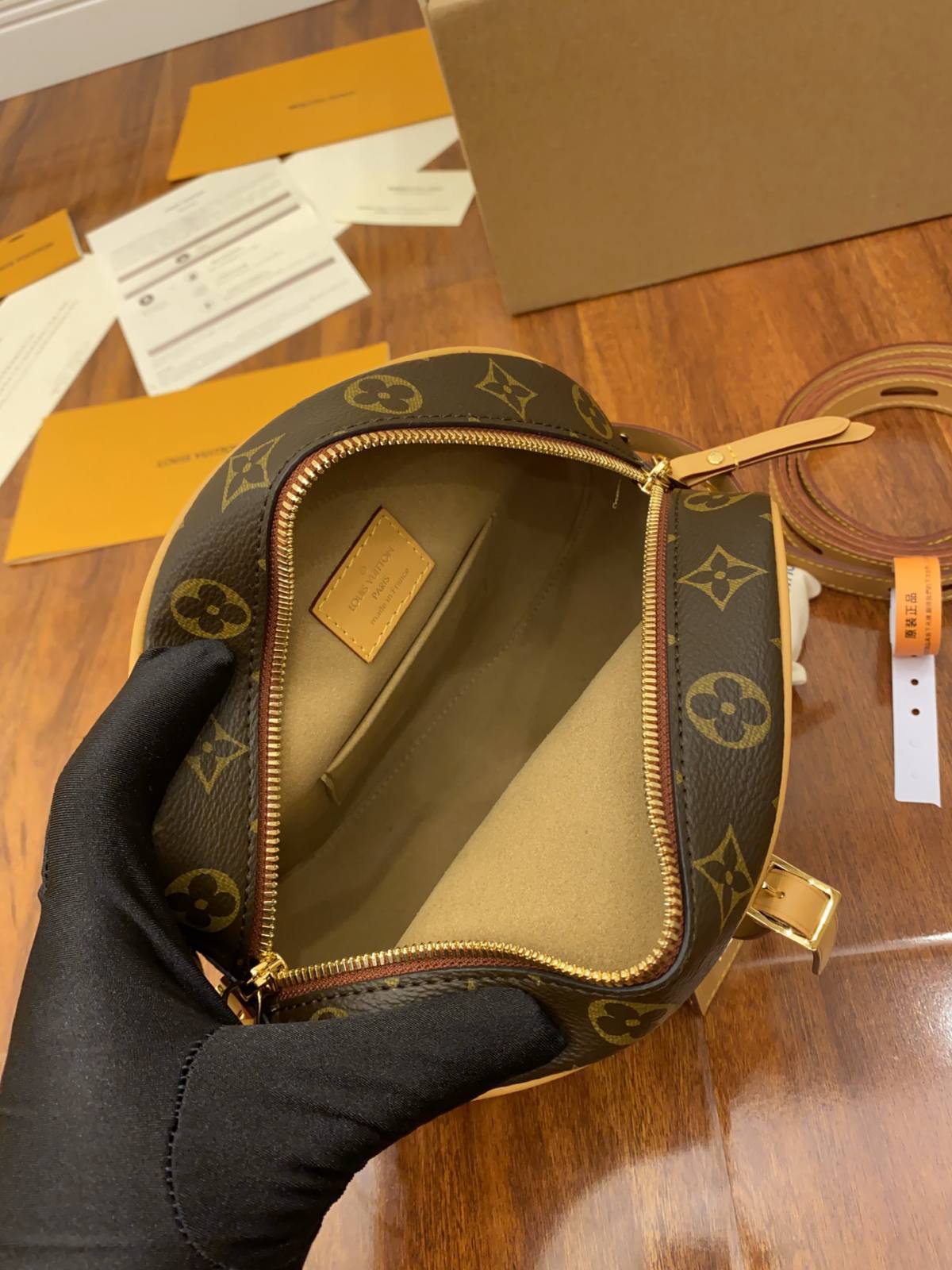 Ellebag’s Masterful Replication: Louis Vuitton BOITE CHAPEAU SOUPLE (M52294)-Online obchod s falošnou taškou Louis Vuitton najvyššej kvality, replika značkovej tašky ru