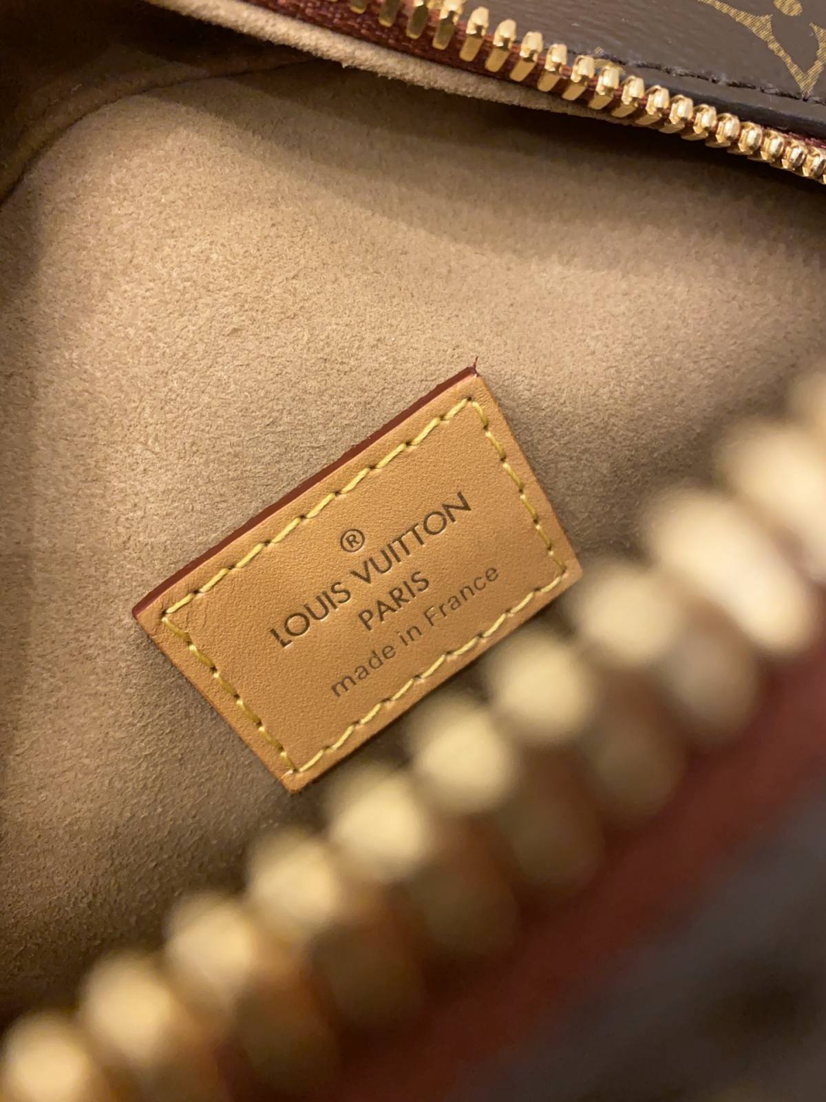 Ellebag’s Masterful Replication: Louis Vuitton BOITE CHAPEAU SOUPLE (M52294)-Best Quality Fake Louis Vuitton Bag Online Store, Replica designer bag ru