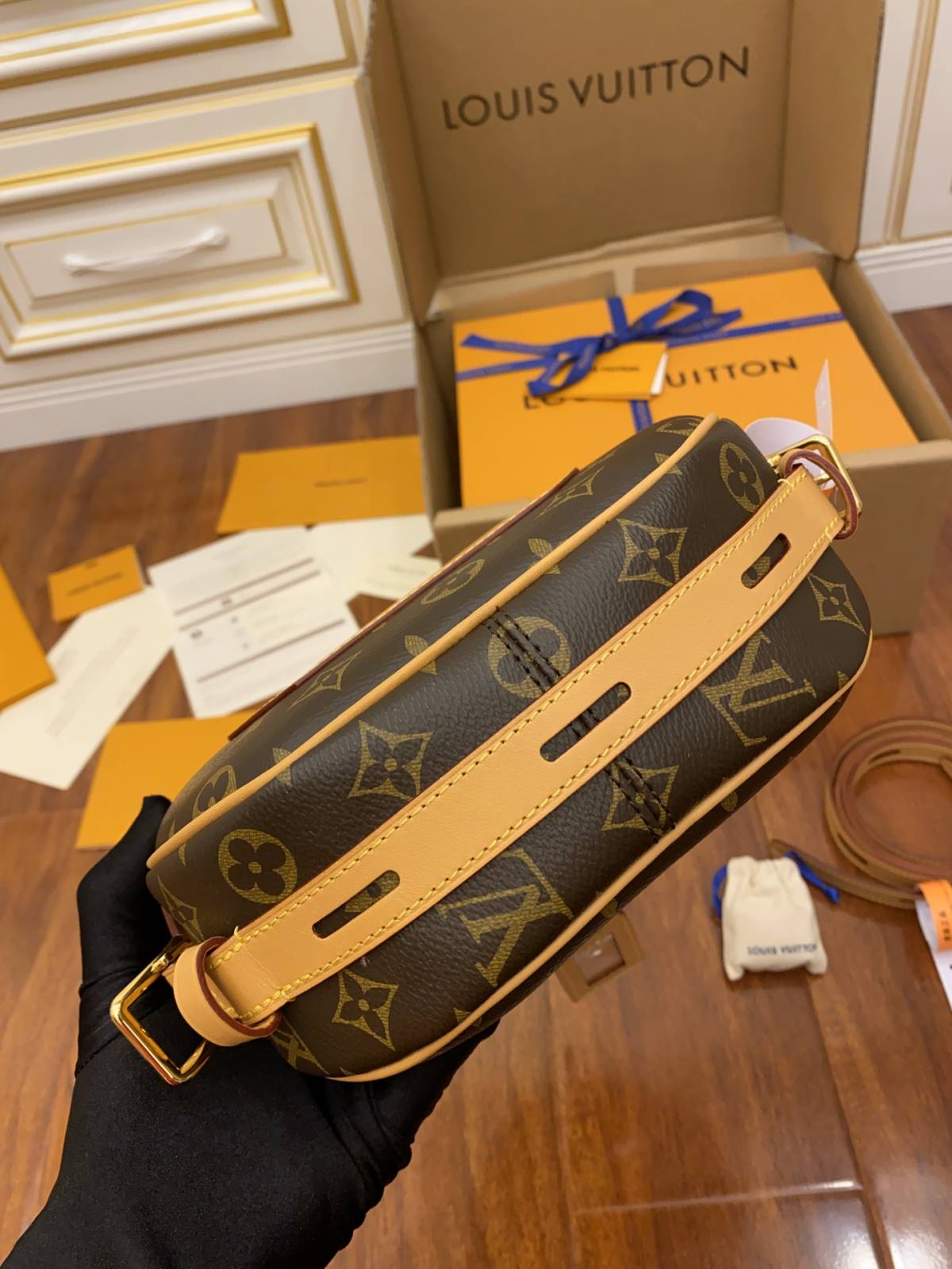 Ellebag’s Masterful Replication: Louis Vuitton BOITE CHAPEAU SOUPLE (M52294)-Best Quality Fake Louis Vuitton Bag Online Store, Replica designer bag ru