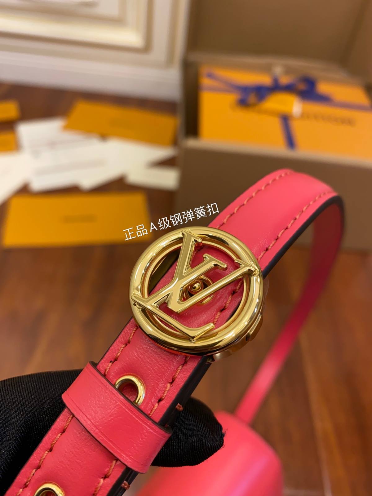 Ellebag’s Expert Replication: Louis Vuitton LV Pont 9 Handbag in Fuchsia-Tayada ugu Fiican ee Louis Vuitton Boorsada Online Store, Bac naqshadeeye nuqul ah