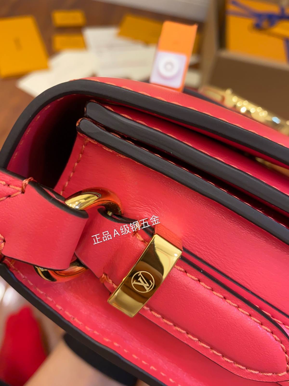 Ellebag’s Expert Replication: Louis Vuitton LV Pont 9 Handbag in Fuchsia-Meilleure qualité de faux sac Louis Vuitton en ligne, réplique de sac de créateur ru