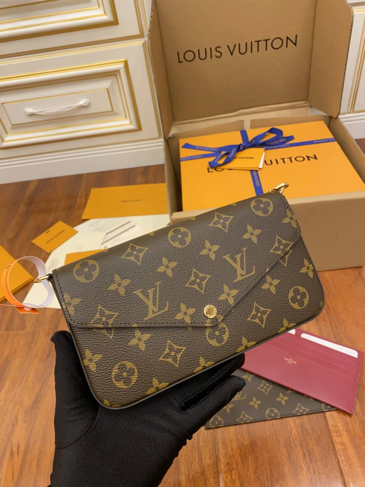 Ellebag’s Replication Mastery: Louis Vuitton Pochette FÉLICIE Handbag (M61276/M81896)-Интернет-магазин поддельной сумки Louis Vuitton лучшего качества, копия дизайнерской сумки ru