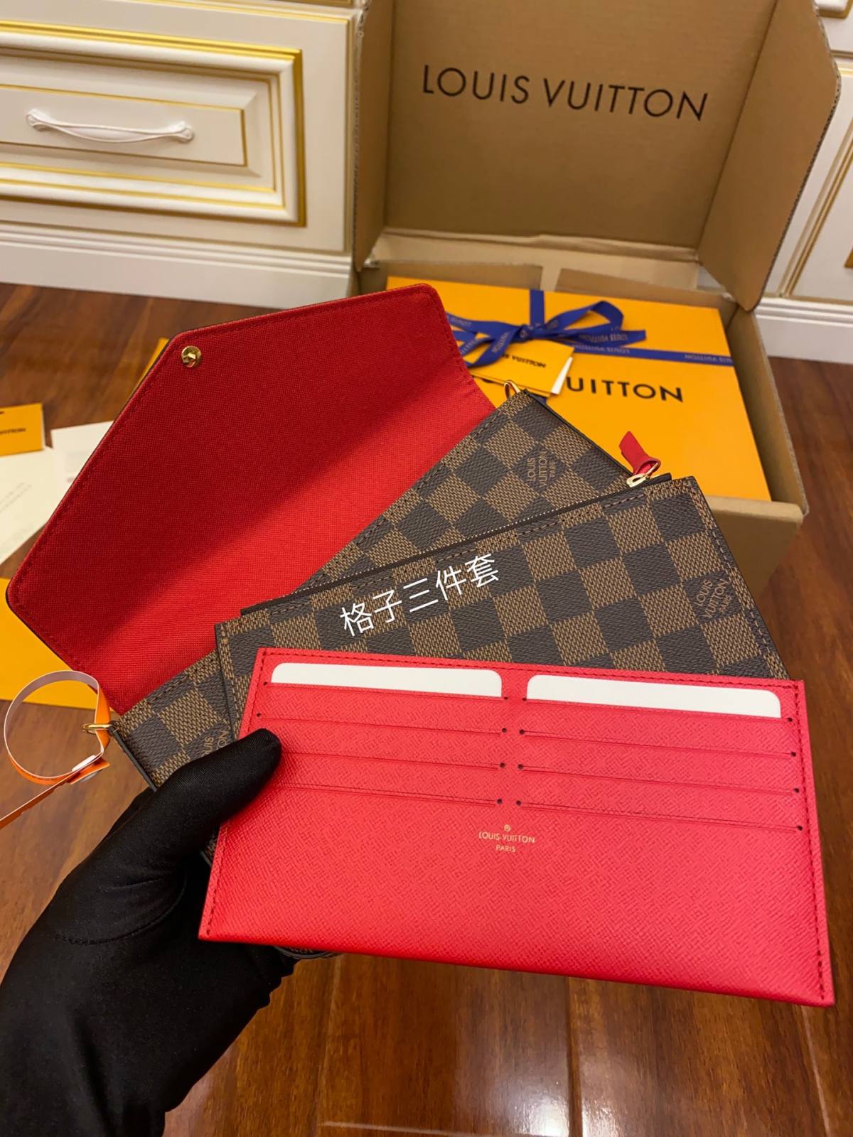 Ellebag’s Expert Replication: Louis Vuitton N63032 Damier Ebène Pochette FÉLICIE Chain Bag-Tayada ugu Fiican ee Louis Vuitton Boorsada Online Store, Bac naqshadeeye nuqul ah