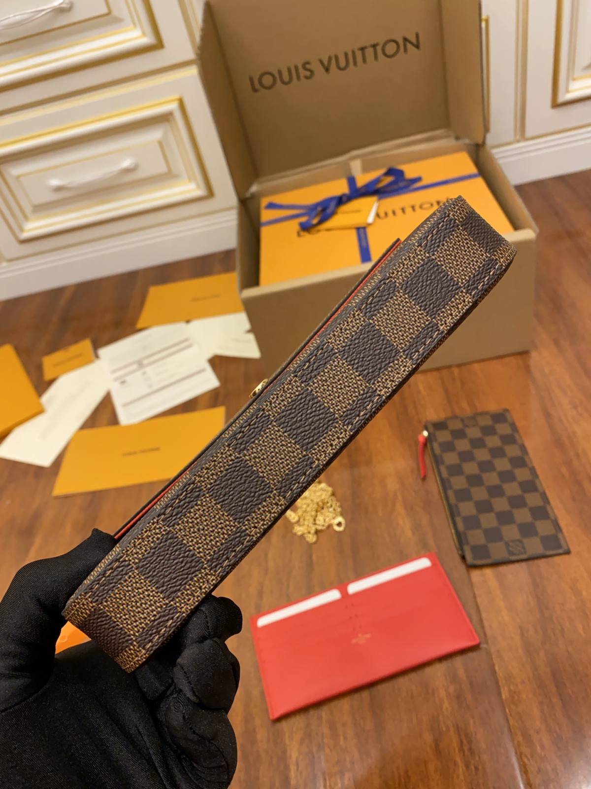 Ellebag’s Expert Replication: Louis Vuitton N63032 Damier Ebène Pochette FÉLICIE Chain Bag-Tayada ugu Fiican ee Louis Vuitton Boorsada Online Store, Bac naqshadeeye nuqul ah