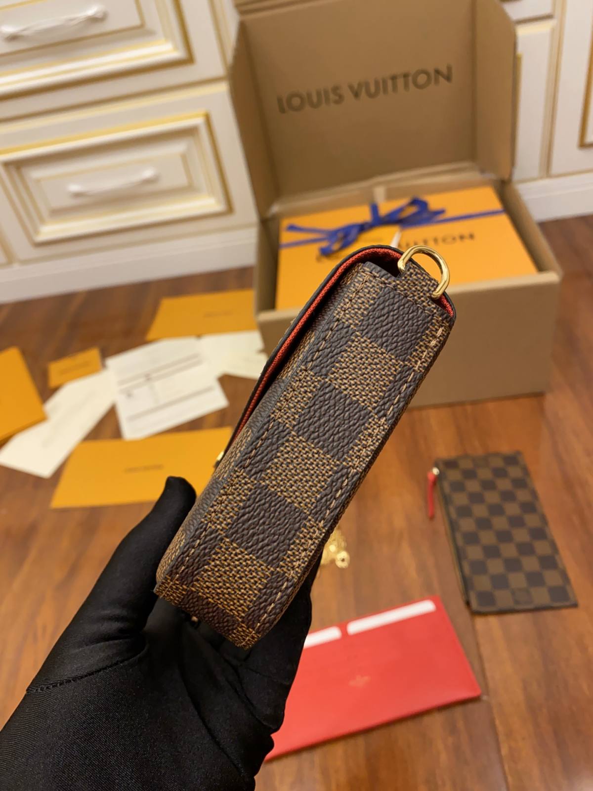 Ellebag’s Expert Replication: Louis Vuitton N63032 Damier Ebène Pochette FÉLICIE Chain Bag-Bästa kvalitet Fake Louis Vuitton Bag Online Store, Replica designer bag ru