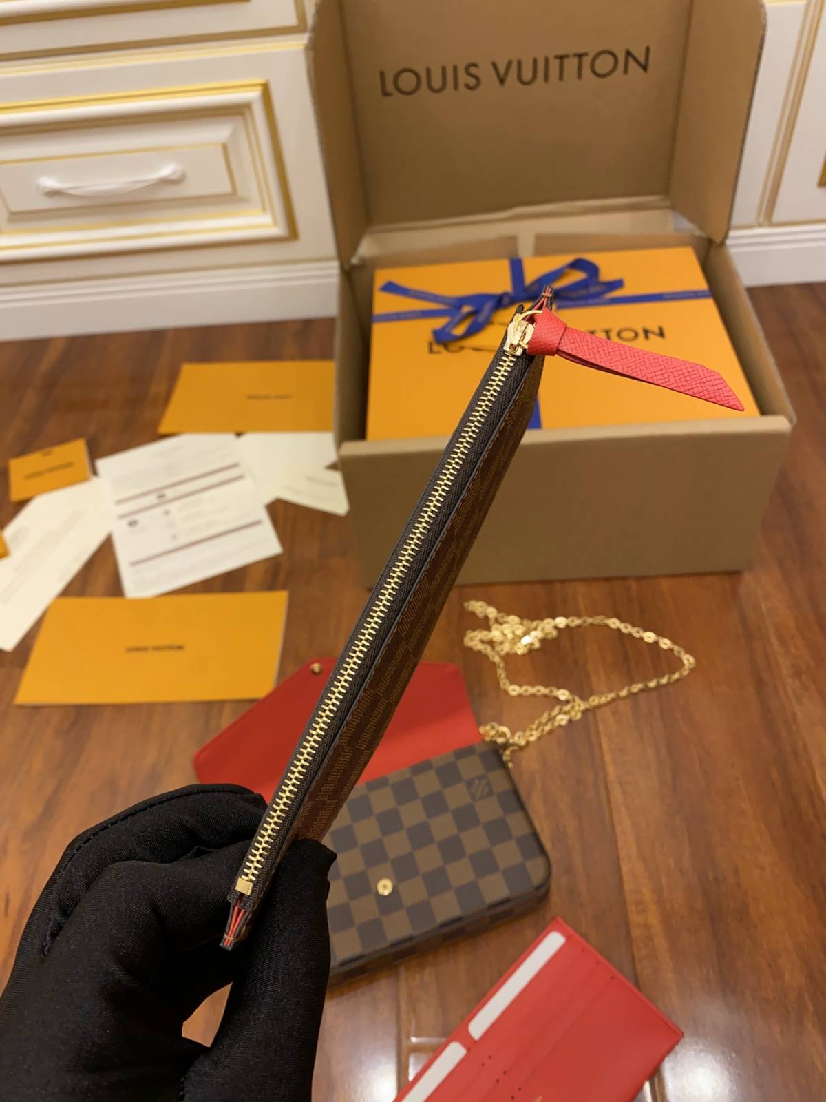 Ellebag’s Expert Replication: Louis Vuitton N63032 Damier Ebène Pochette FÉLICIE Chain Bag-Ti o dara ju Didara iro Louis Vuitton apo Online itaja, Ajọra onise apo ru