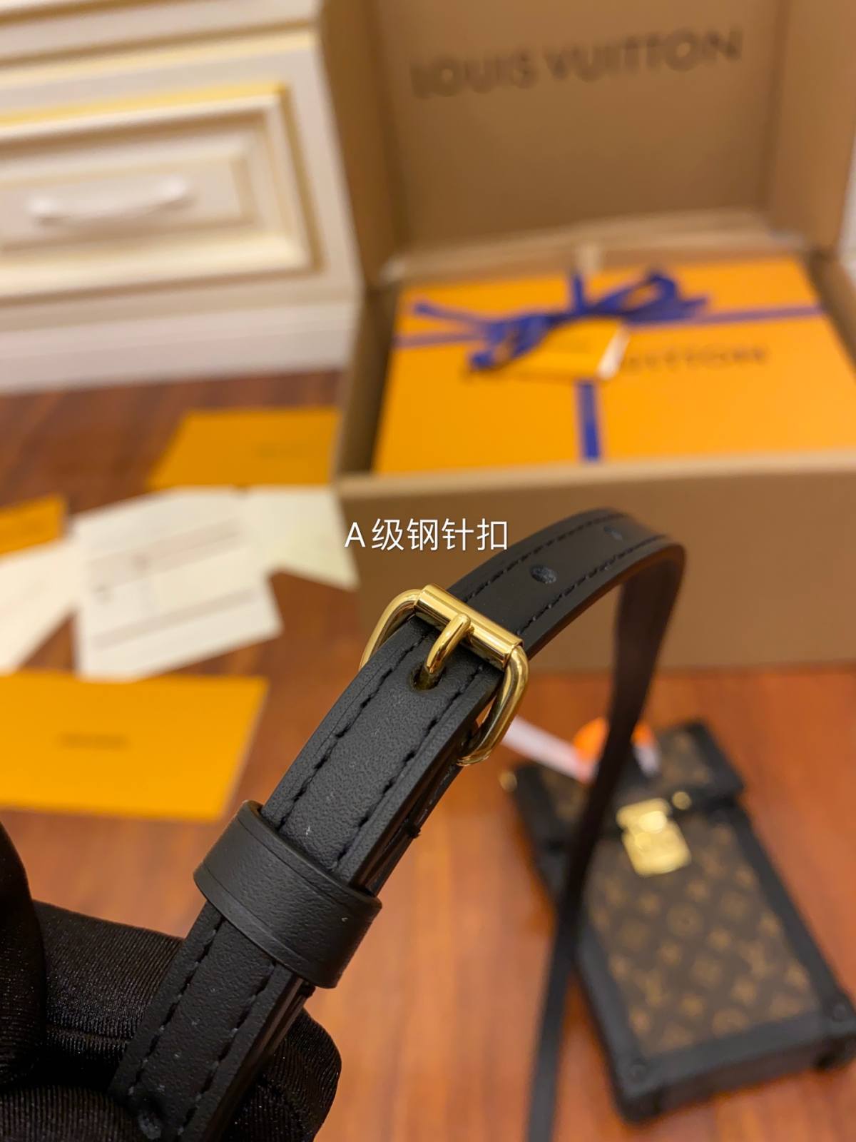 Ellebag’s Replication Excellence: Louis Vuitton M63913 Monogram Trunk Vertical Chain Bag-Best Quality Fake Louis Vuitton Bag Online Store, Replica designer bag ru