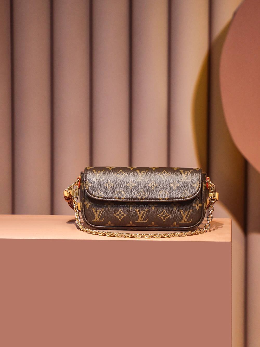 Ellebag’s Expert Replication: Louis Vuitton WALLET ON CHAIN IVY Handbag (M81911)-En İyi Kalite Sahte Louis Vuitton Çanta Online Mağazası, Çoğaltma tasarımcı çanta ru