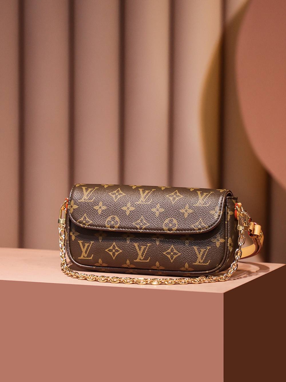 Ellebag’s Expert Replication: Louis Vuitton WALLET ON CHAIN IVY Handbag (M81911)-Best Quality Fake Louis Vuitton Bag Online Store, Replica designer bag ru