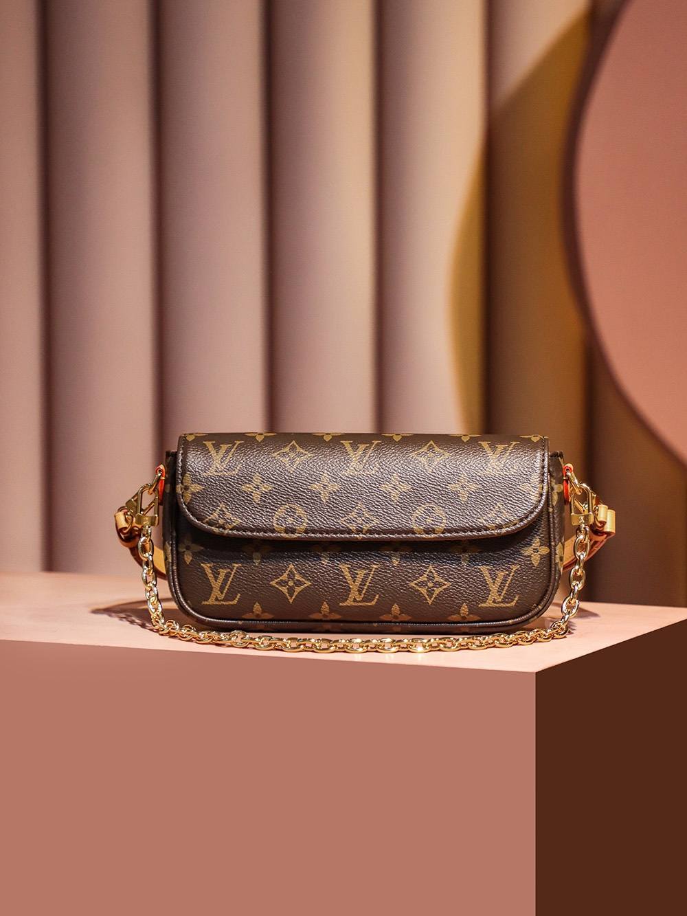 Ellebag’s Expert Replication: Louis Vuitton WALLET ON CHAIN IVY Handbag (M81911)-En İyi Kalite Sahte Louis Vuitton Çanta Online Mağazası, Çoğaltma tasarımcı çanta ru