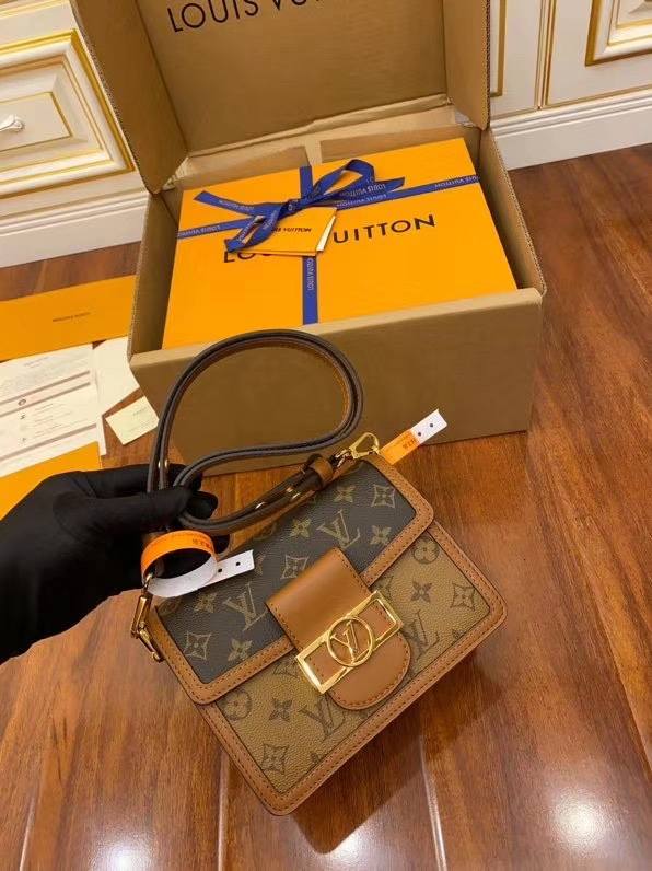 Ellebag’s Expert Replication: Louis Vuitton DAUPHINE Handbag (M44580) Monogram-Negoziu in linea di borse Louis Vuitton falsi di migliore qualità, borsa di design di replica ru