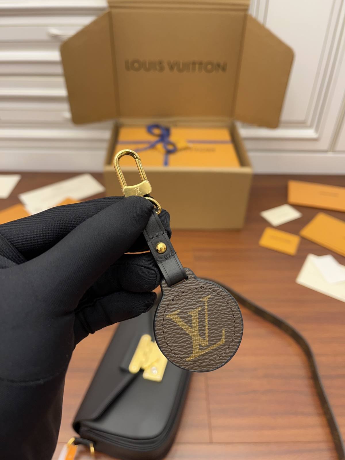 Ellebag’s Expert Replication: Louis Vuitton SWING Handbag (M20393) Black with S-lock Clasp-Best Quality Fake Louis Vuitton Bag Online Store, Replica designer bag ru