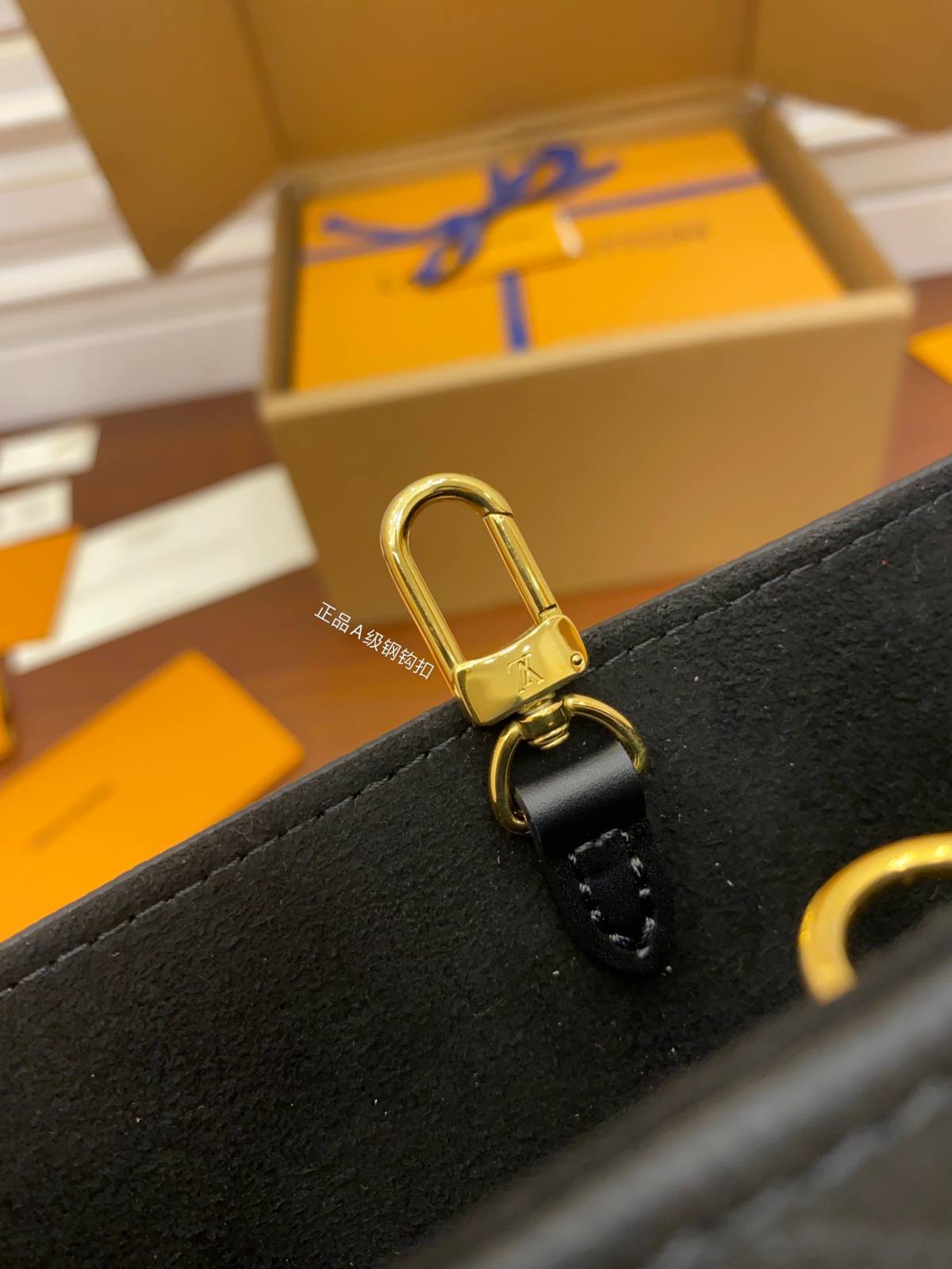 Ellebag’s Expert Replication: Louis Vuitton M45653 Black Pressed Flower Onthego Small Tote Bag-Best Quality Replica designer Bag factory in China