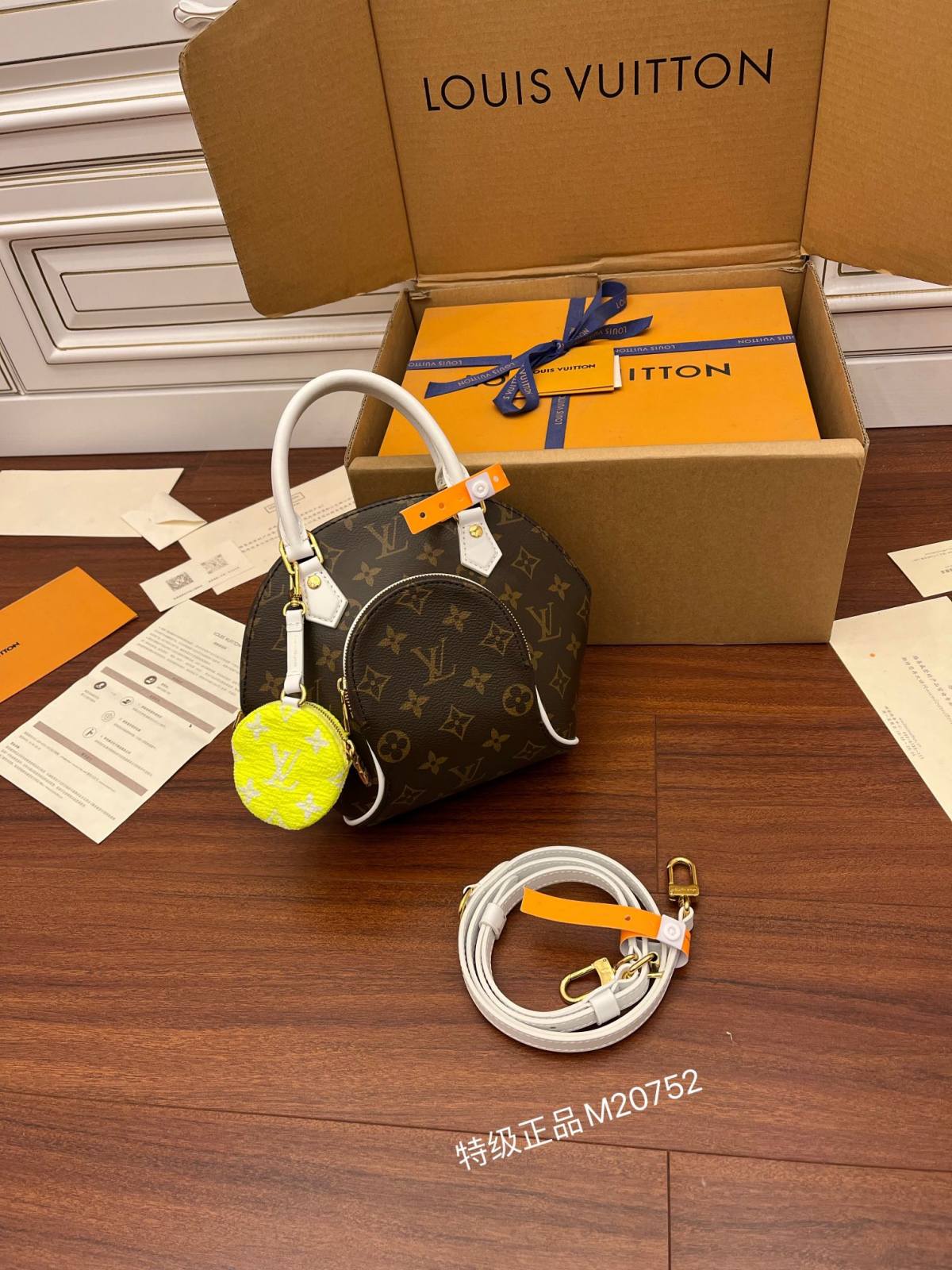 Ellebag’s Expert Replication: Louis Vuitton ELLIPSE BB Handbag (M20752) by Nicolas Ghesquière-Negoziu in linea di borse Louis Vuitton falsi di migliore qualità, borsa di design di replica ru