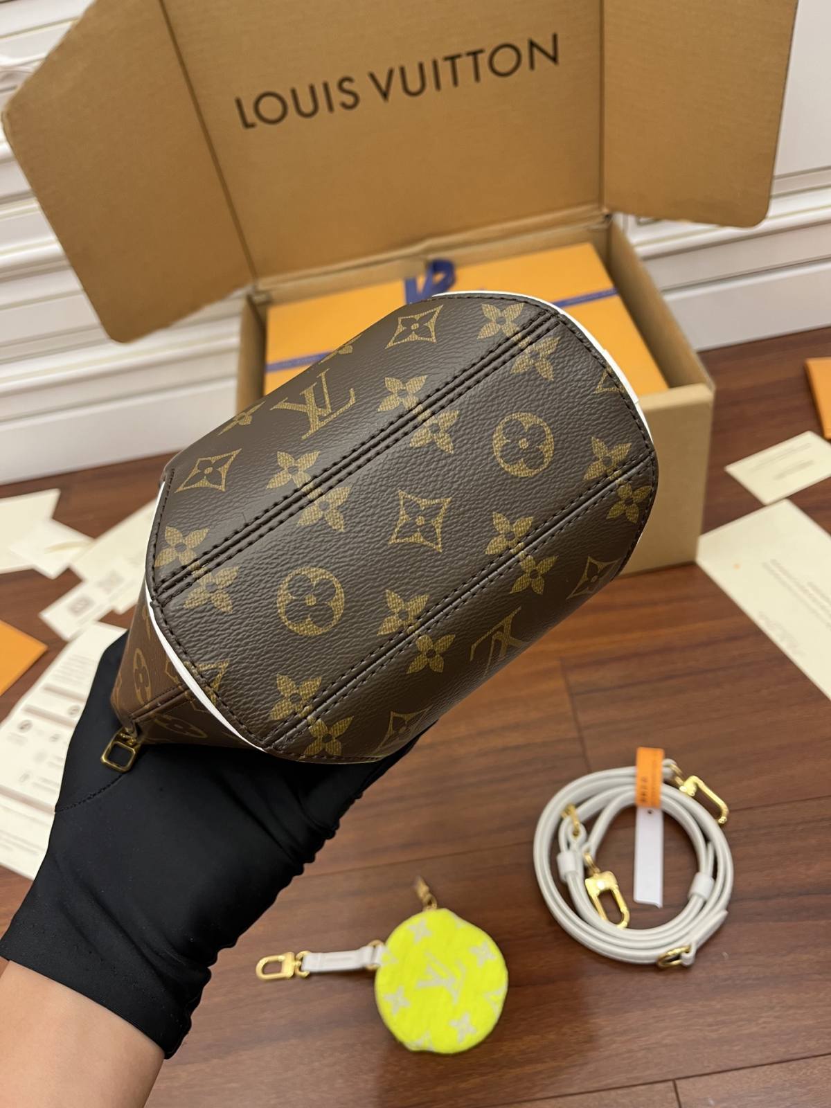 Ellebag’s Expert Replication: Louis Vuitton ELLIPSE BB Handbag (M20752) by Nicolas Ghesquière-Negoziu in linea di borse Louis Vuitton falsi di migliore qualità, borsa di design di replica ru