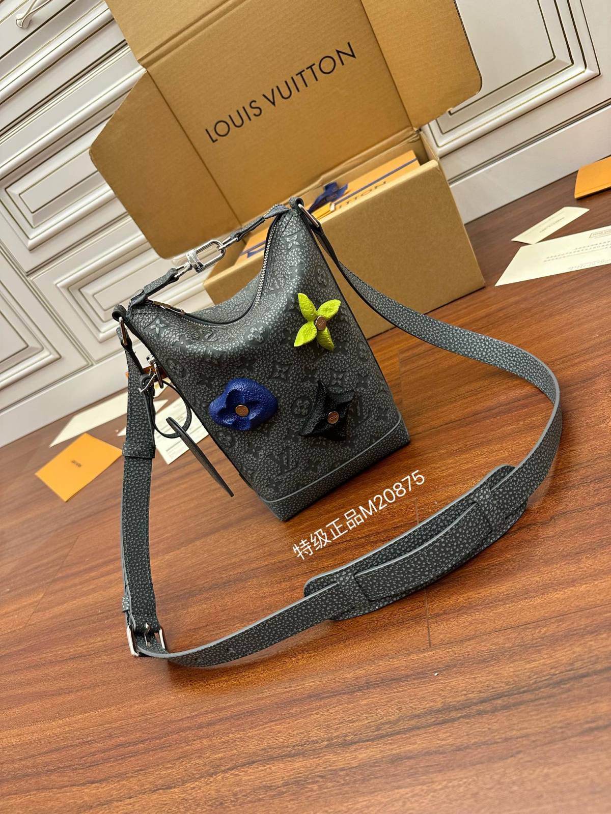 Ellebag’s Expert Replication: Louis Vuitton HOBO CRUISER Small Handbag (M20875)-Best Quality adịgboroja Louis vuitton akpa Online Store, oyiri mmebe akpa ru