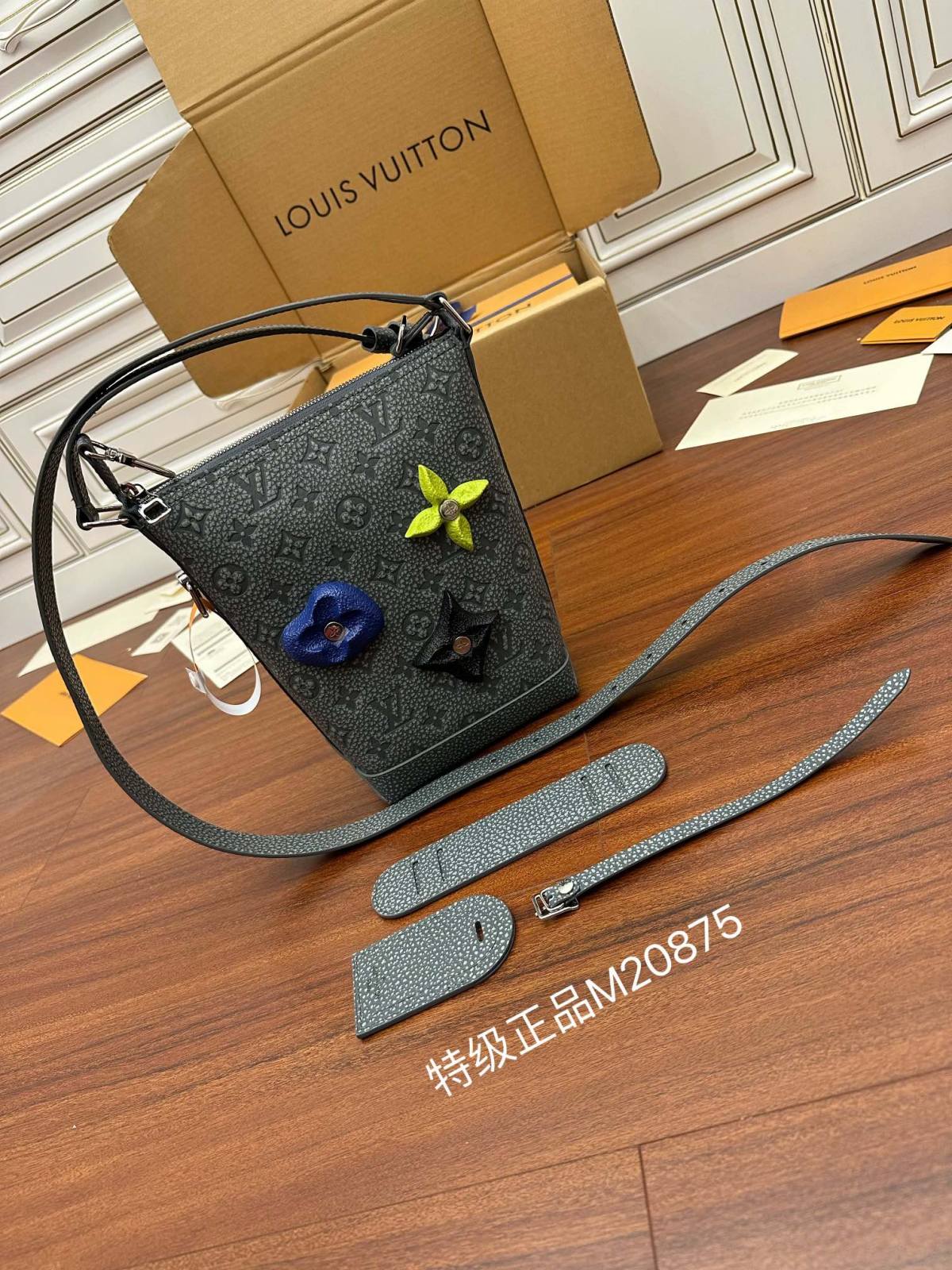 Ellebag’s Expert Replication: Louis Vuitton HOBO CRUISER Small Handbag (M20875)-Best Quality Fake Louis Vuitton Bag Online Store ، حقيبة مصمم طبق الأصل ru