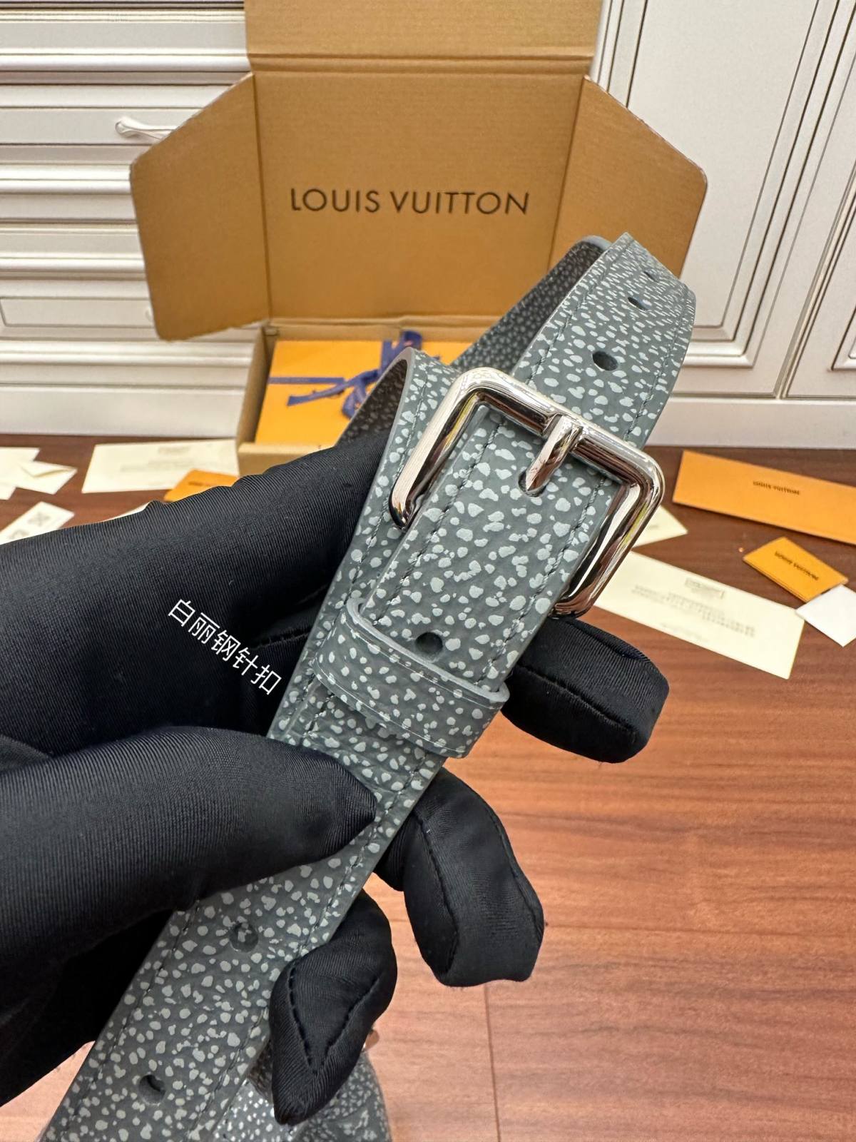 Ellebag’s Expert Replication: Louis Vuitton HOBO CRUISER Small Handbag (M20875)-Best Quality Fake Louis Vuitton Bag Nettbutikk, Replica designer bag ru