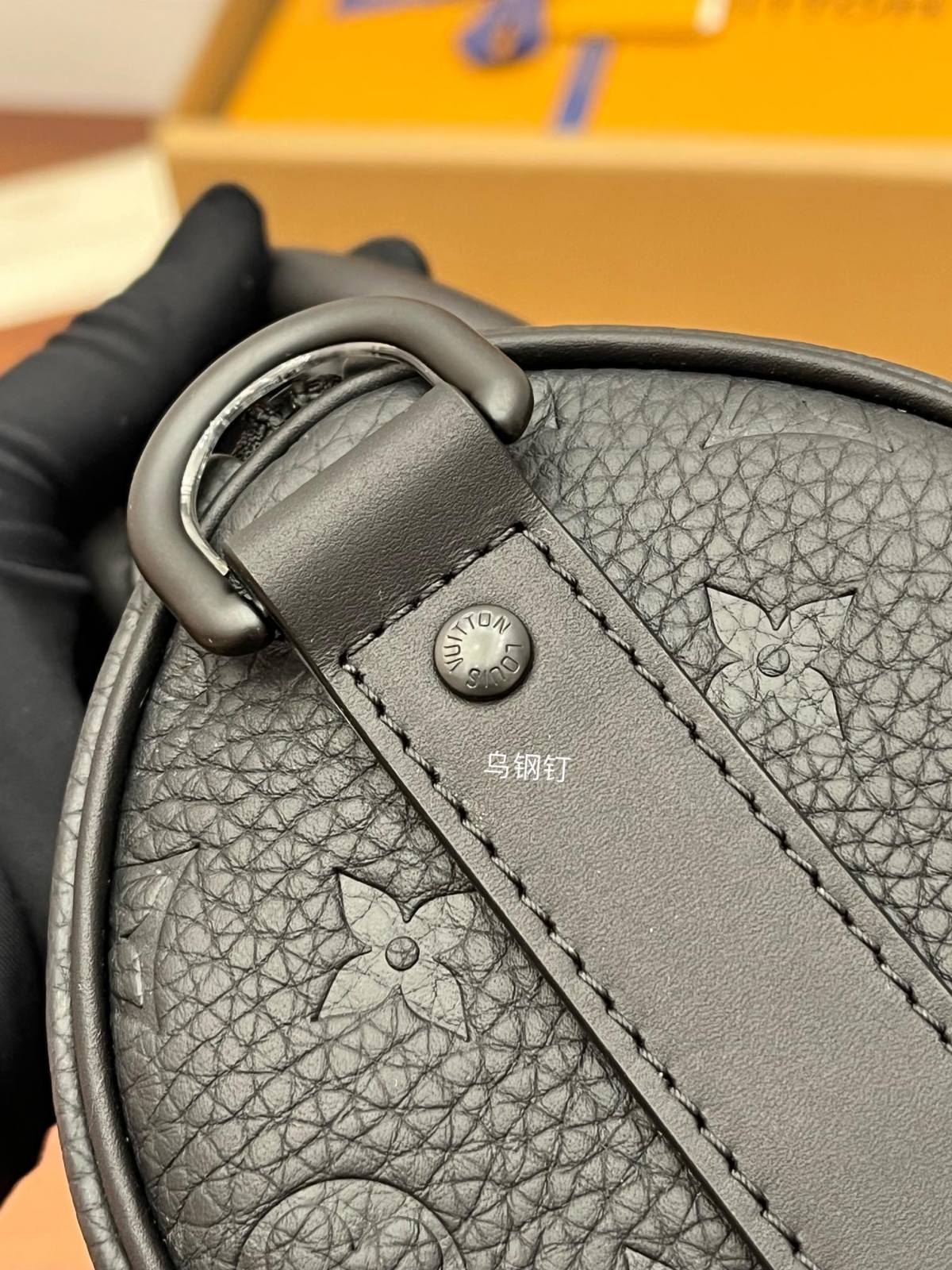 Ellebag’s Expert Replication: Louis Vuitton M20900 All Leather Keepall Mini Taurillon Monogram-Botiga en línia de bosses falses de Louis Vuitton de millor qualitat, rèplica de bosses de disseny ru