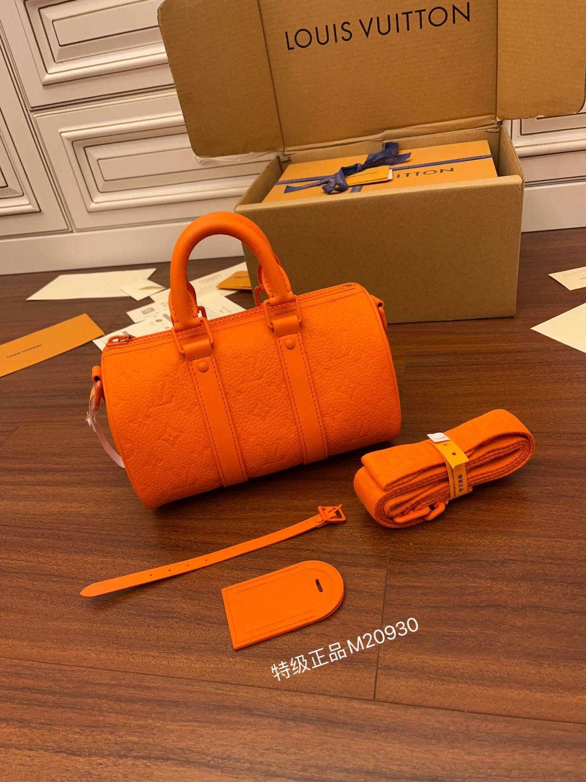 Ellebag’s Expert Replication: Louis Vuitton KEEPALL BANDOULIÈRE 25 Handbag (M20930) Orange-Шилдэг чанарын хуурамч Louis Vuitton цүнх онлайн дэлгүүр, Replica дизайнер цүнх ru