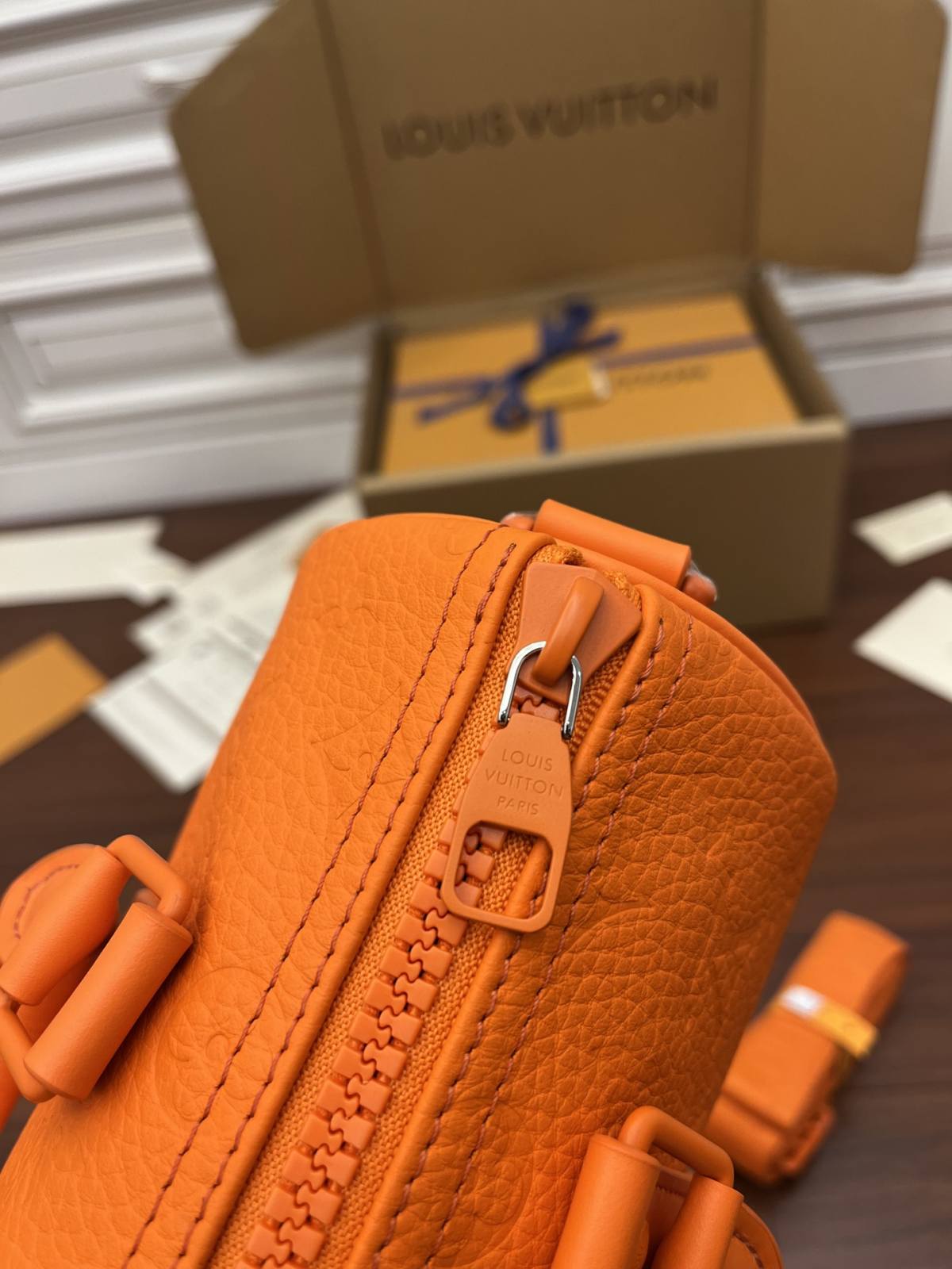 Ellebag’s Expert Replication: Louis Vuitton KEEPALL BANDOULIÈRE 25 Handbag (M20930) Orange-Beste kwaliteit nep Louis Vuitton tas online winkel, replica designer tas ru