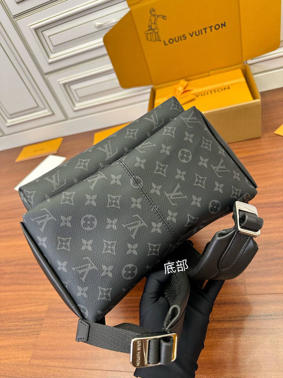 Ellebag’s Expert Replication: Louis Vuitton M22558 Monogram Discovery Small Backpack-בעסטער קוואַליטעט שווינדל לוי ווויטטאָן באַג אָנליין קראָם, רעפּליקע דיזיינער זעקל רו