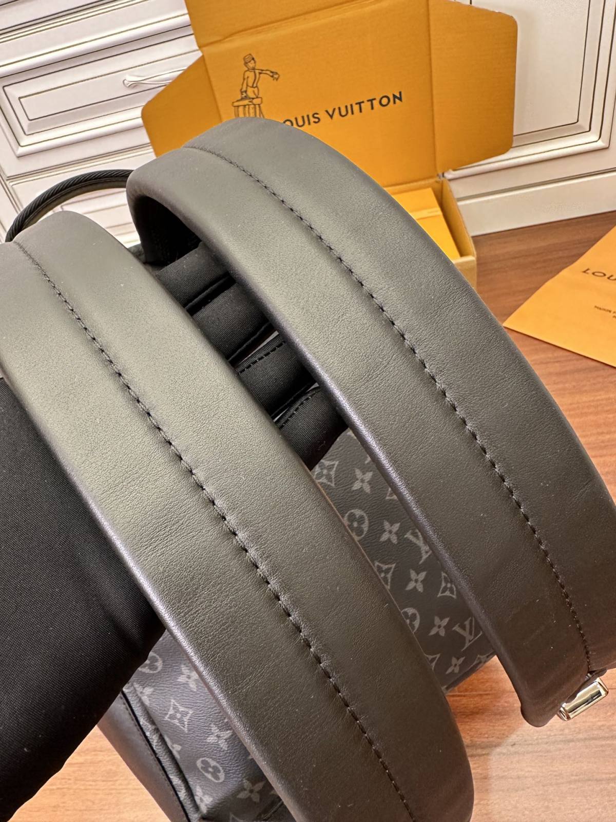 Ellebag’s Expert Replication: Louis Vuitton M22558 Monogram Discovery Small Backpack-Bescht Qualitéit Fake Louis Vuitton Bag Online Store, Replica Designer Bag ru