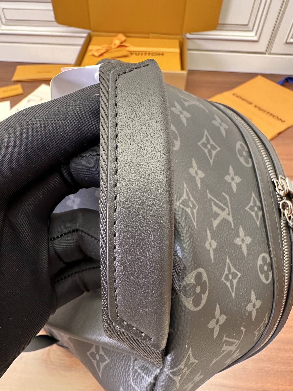 Ellebag’s Expert Replication: Louis Vuitton M22558 Monogram Discovery Small Backpack-בעסטער קוואַליטעט שווינדל לוי ווויטטאָן באַג אָנליין קראָם, רעפּליקע דיזיינער זעקל רו