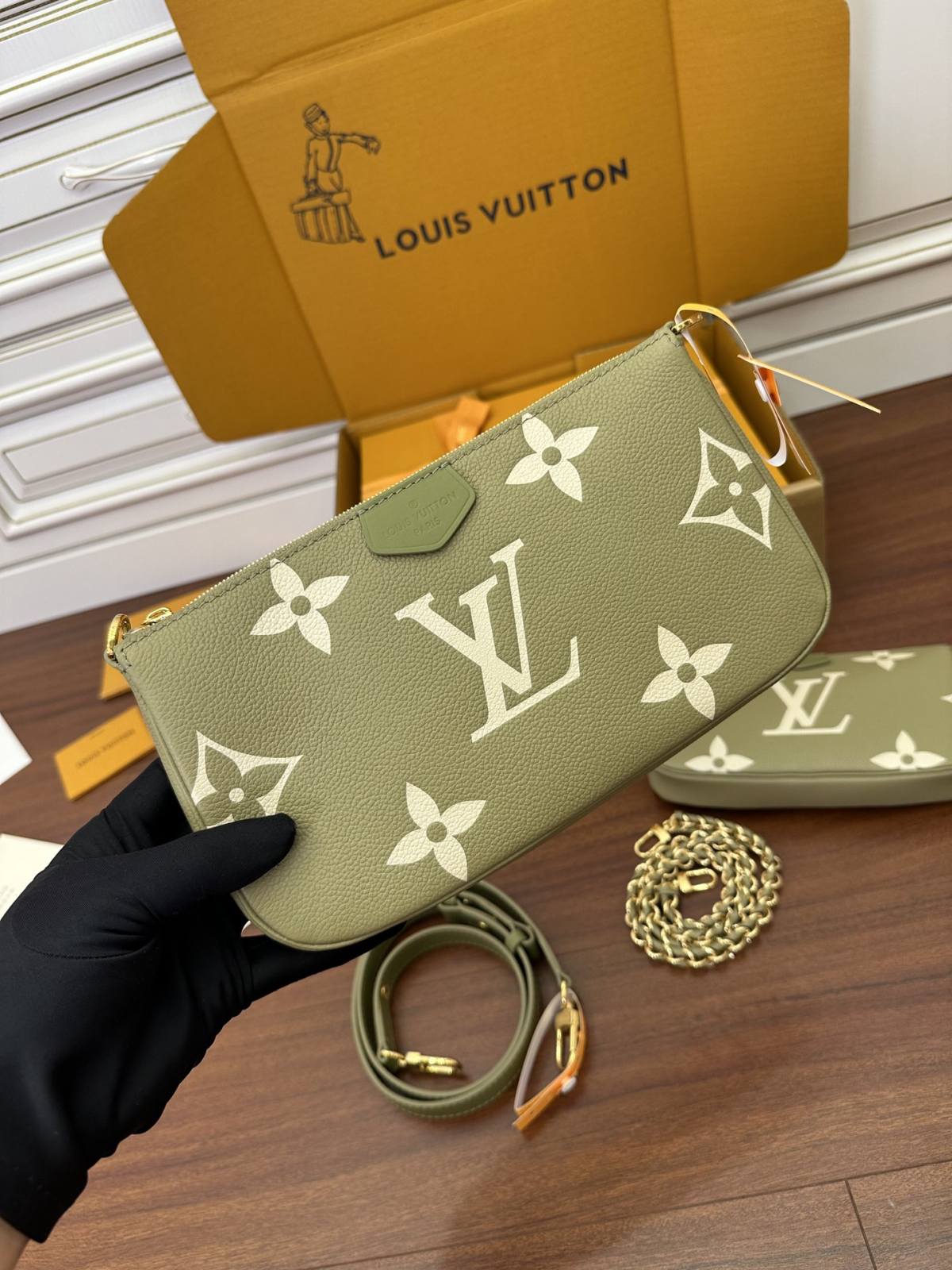 Ellebag’s Expert Replication: Louis Vuitton Multi Pochette Accessoires in Leather M22670 Light Green-उत्तम गुणवत्ता नकली लुई Vuitton बैग ऑनलाइन स्टोर, प्रतिकृति डिजाइनर बैग ru