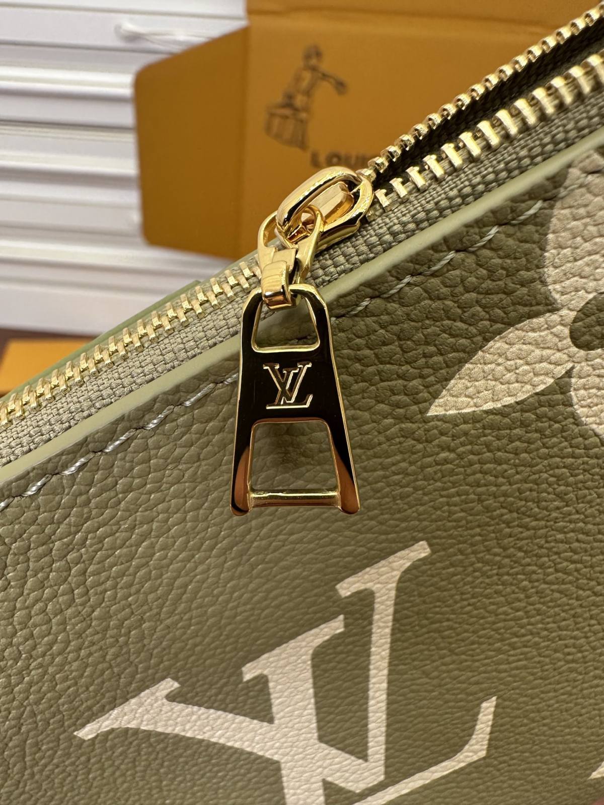 Ellebag’s Expert Replication: Louis Vuitton Multi Pochette Accessoires in Leather M22670 Light Green-Լավագույն որակի կեղծ Louis Vuitton պայուսակների առցանց խանութ, Replica դիզայներական պայուսակ ru