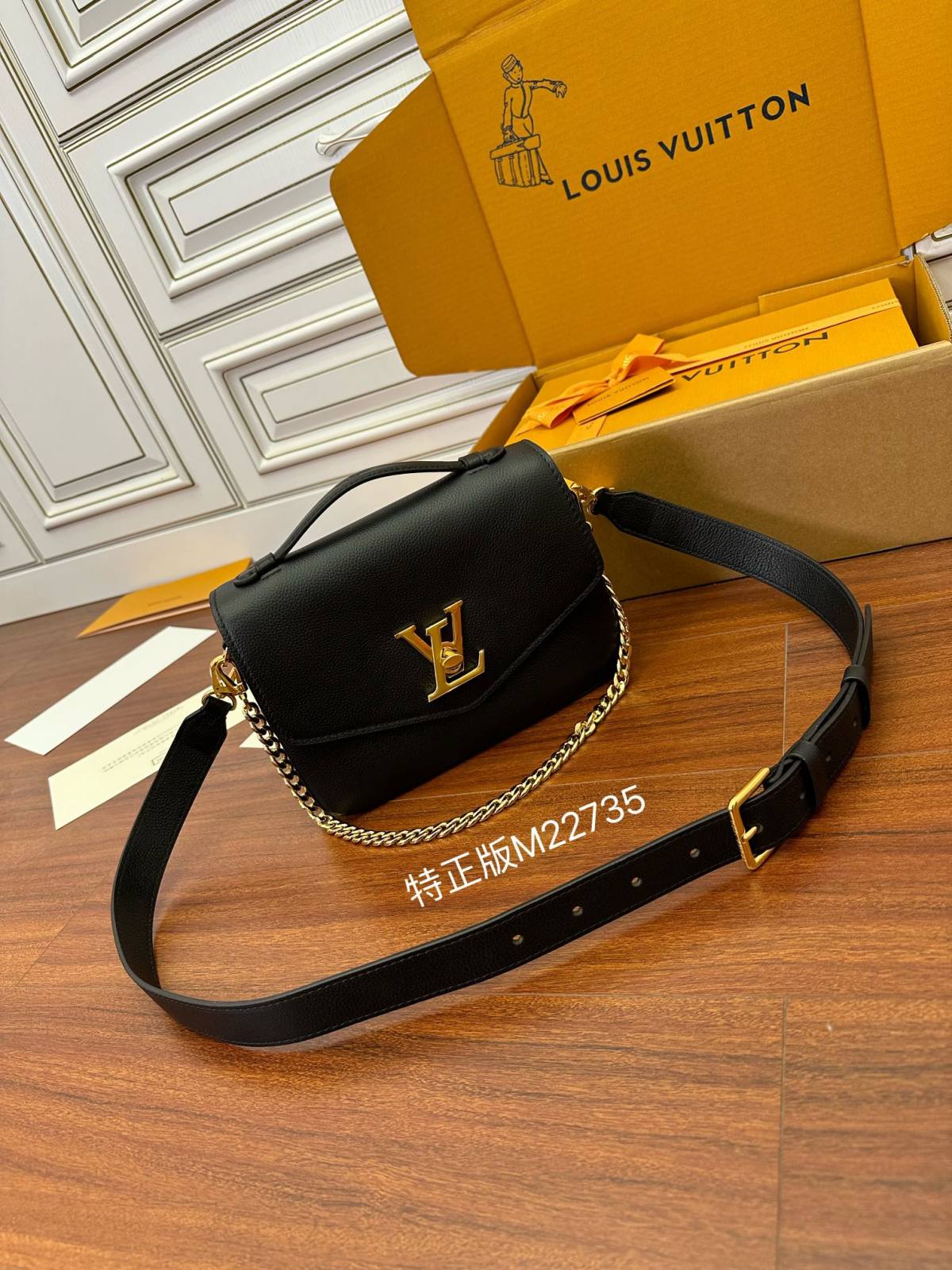 Ellebag’s Expert Replication: Louis Vuitton OXFORD Handbag (M22735) in Black-Bedste kvalitet Fake Louis Vuitton Bag Online Store, Replica designer bag ru