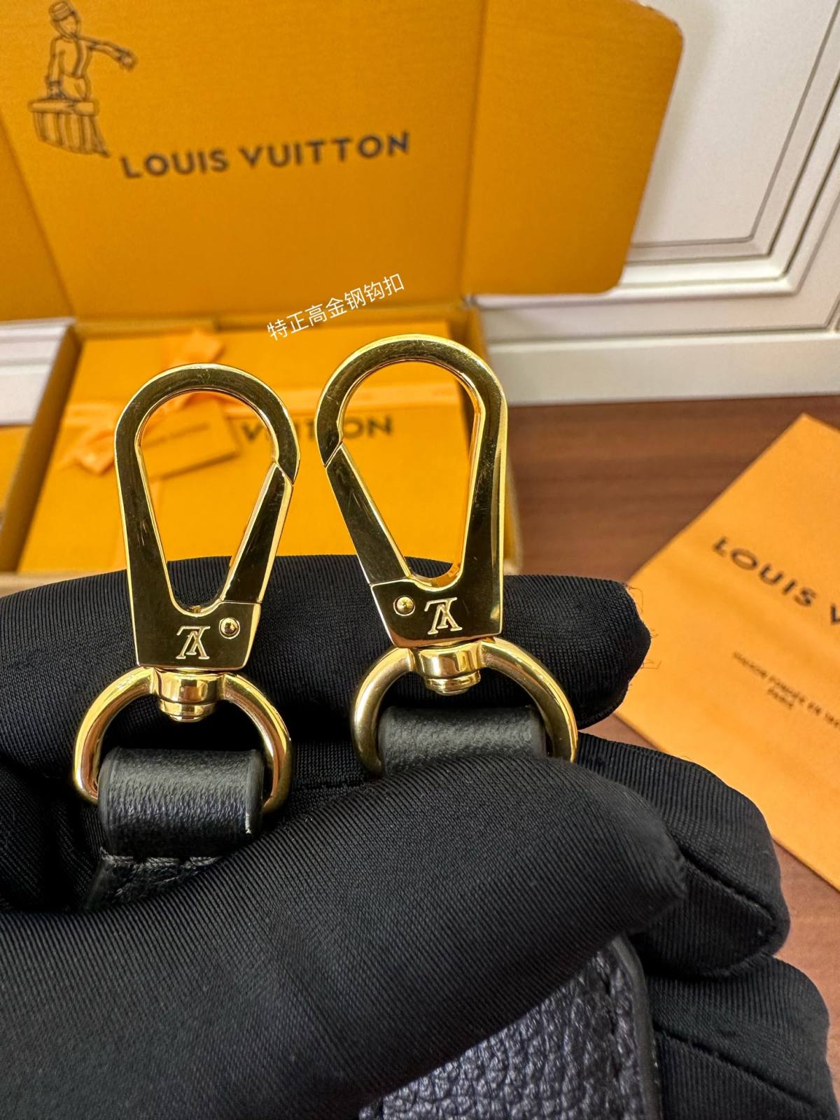 Ellebag’s Expert Replication: Louis Vuitton OXFORD Handbag (M22735) in Black-Best Quality Fake Louis Vuitton Bag Online Store, Replica designer bag ru