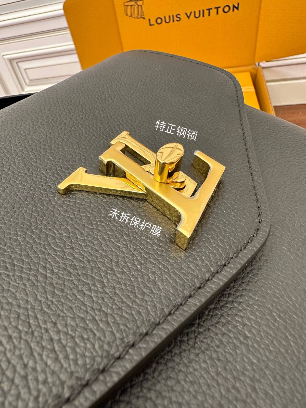 Ellebag’s Expert Replication: Louis Vuitton OXFORD Handbag (M22735) in Black-بہترین معیار کا جعلی لوئس ووٹن بیگ آن لائن اسٹور، ریپلیکا ڈیزائنر بیگ آر یو