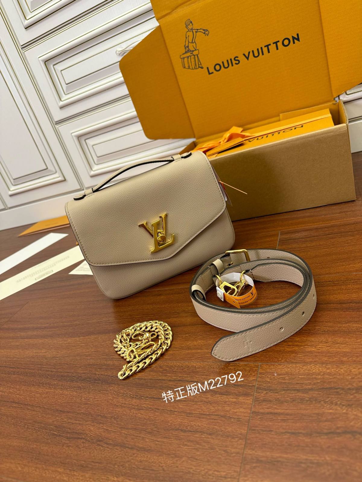 Ellebag’s Expert Replication: Louis Vuitton OXFORD Handbag (M22792) in Gray-Best Quality Fake Louis Vuitton Bag Online Store, Replica designer bag ru