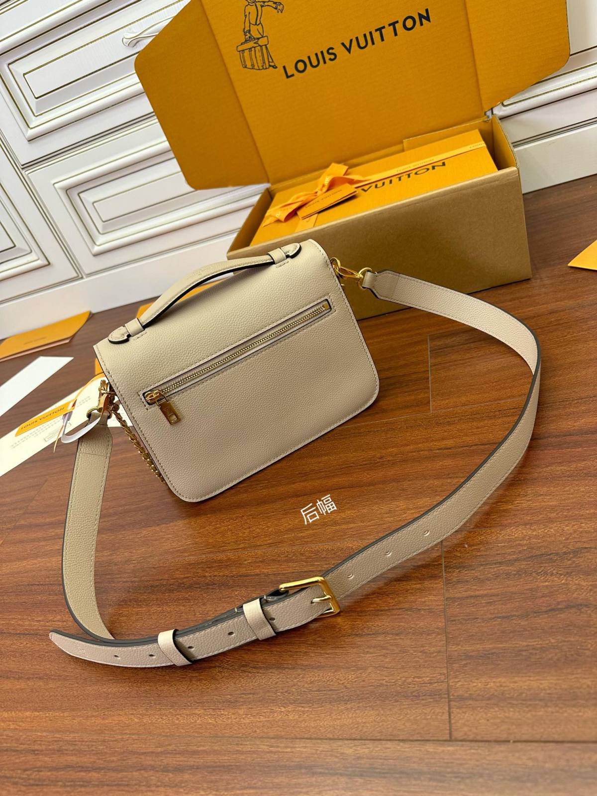 Ellebag’s Expert Replication: Louis Vuitton OXFORD Handbag (M22792) in Gray-Best Quality Replica designer Bag factory in China