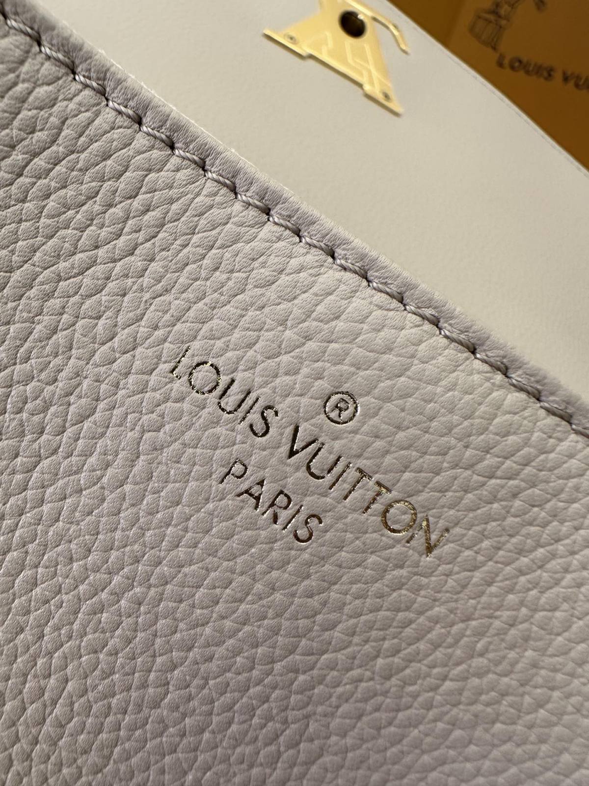 Ellebag’s Expert Replication: Louis Vuitton OXFORD Handbag (M22792) in Gray-Լավագույն որակի կեղծ Louis Vuitton պայուսակների առցանց խանութ, Replica դիզայներական պայուսակ ru