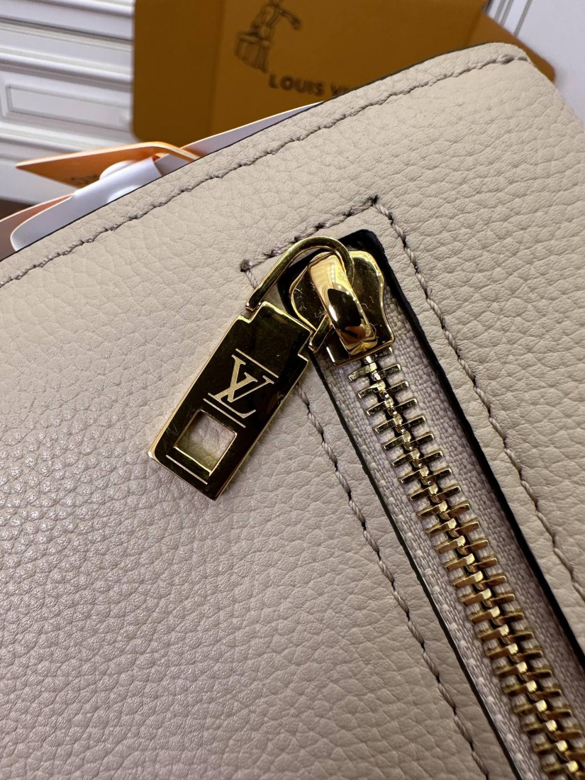 Ellebag’s Expert Replication: Louis Vuitton OXFORD Handbag (M22792) in Gray-Najlepsza jakość fałszywych torebek Louis Vuitton Sklep internetowy, projektant repliki torebki ru