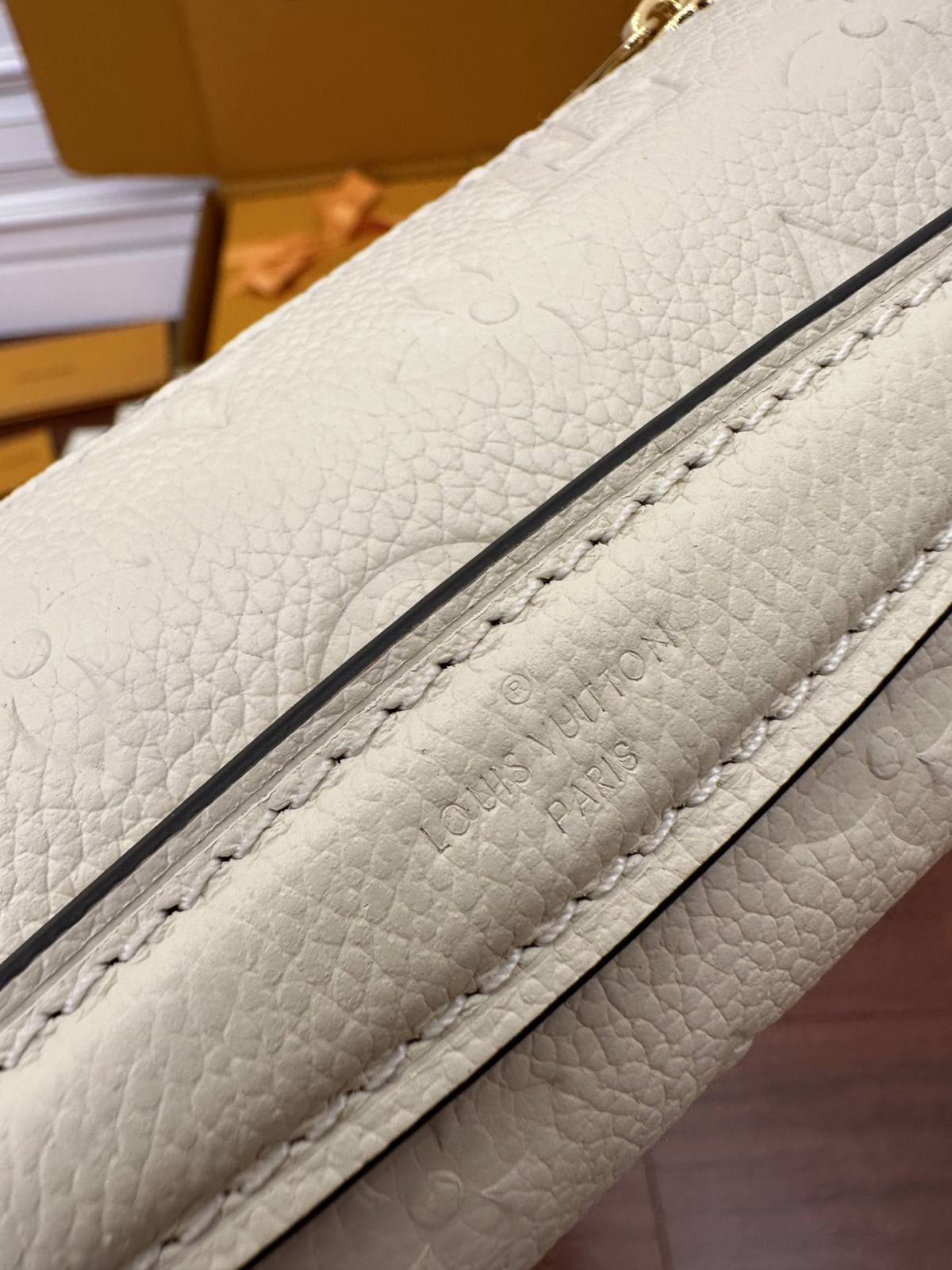 Ellebag’s Expert Replication: Louis Vuitton POCHETTE MÉTIS Metis EAST WEST Handbag (M22942) in White-Best Quality Fake Louis Vuitton Bag Online Store, Replica designer bag ru