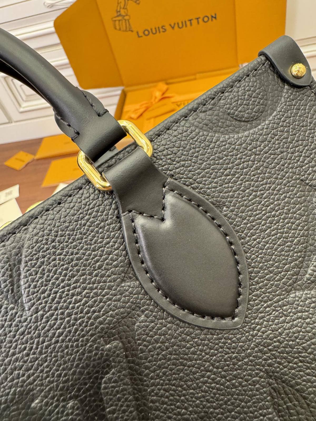 Ellebag’s Expert Replication: Louis Vuitton ONTHEGO EAST WEST Handbag (M23640) in Black-بہترین معیار کا جعلی لوئس ووٹن بیگ آن لائن اسٹور، ریپلیکا ڈیزائنر بیگ آر یو