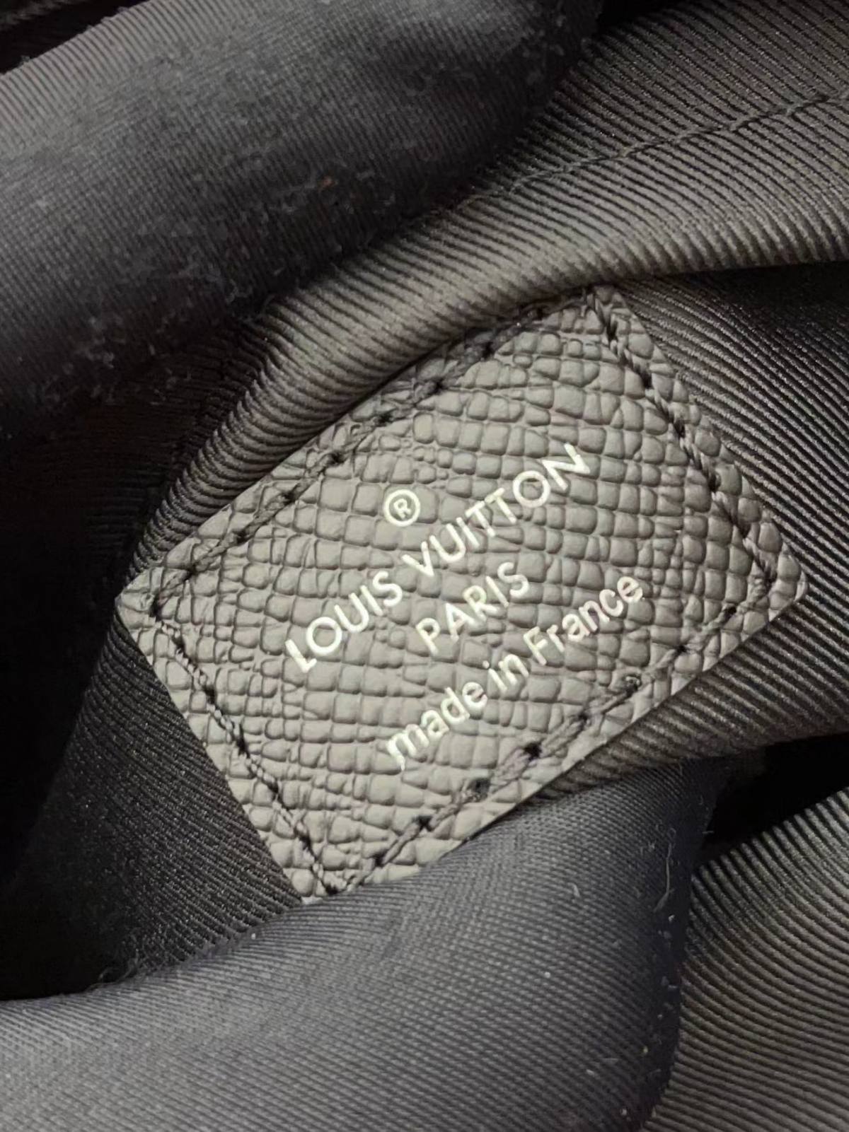 Ellebag’s Expert Replication: Louis Vuitton M30233 Monogram Eclipse Black OUTDOOR Messenger Bag-Paras laatu väärennetty Louis Vuitton laukku verkkokauppa, replika suunnittelija laukku ru