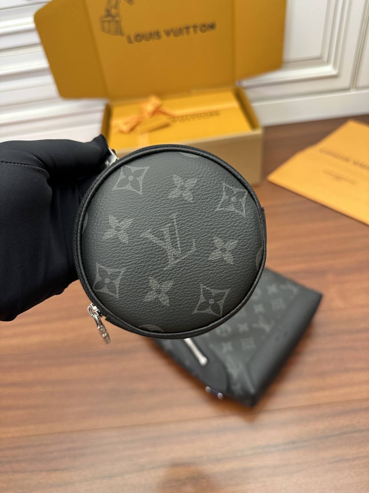 Ellebag’s Expert Replication: Louis Vuitton Monogram Duo Shoulder Bag (M30936)-Шилдэг чанарын хуурамч Louis Vuitton цүнх онлайн дэлгүүр, Replica дизайнер цүнх ru